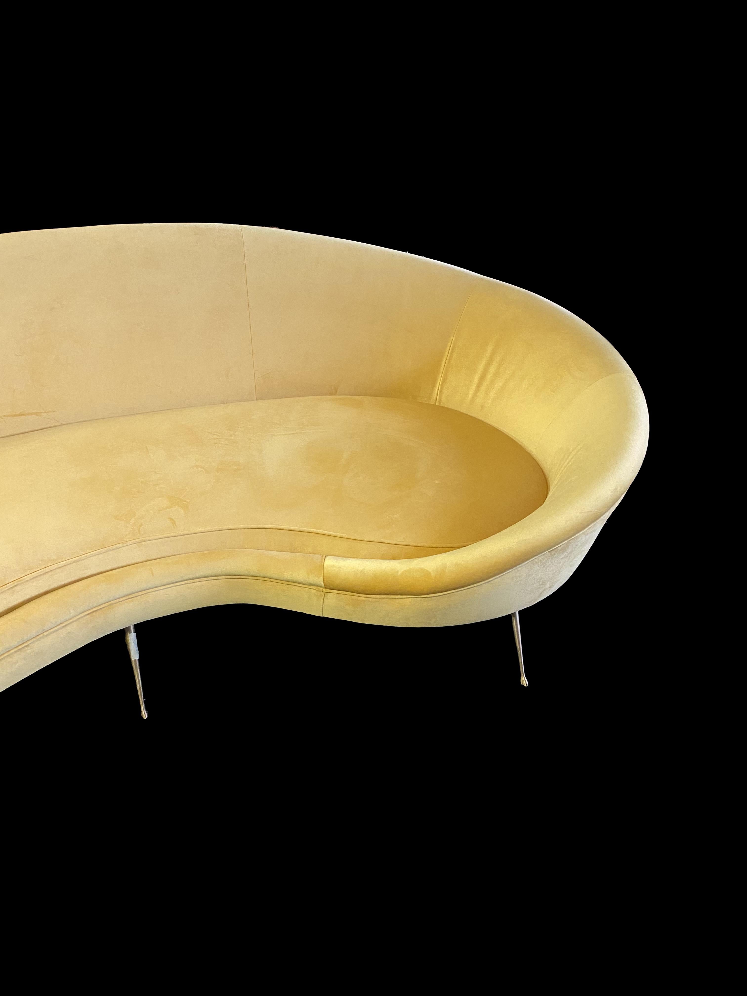 Großes modernes italienisches Canapè oder Sofa aus der Mitte des Jahrhunderts in ovaler Form im Zustand „Neu“ im Angebot in Rome, IT