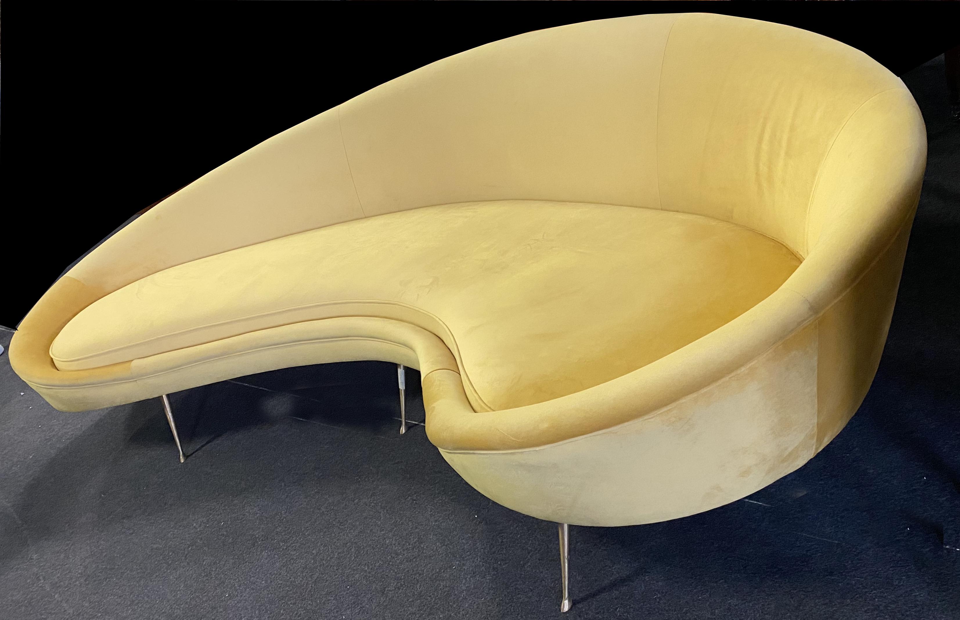 Großes modernes italienisches Canapè oder Sofa aus der Mitte des Jahrhunderts in ovaler Form (21. Jahrhundert und zeitgenössisch) im Angebot