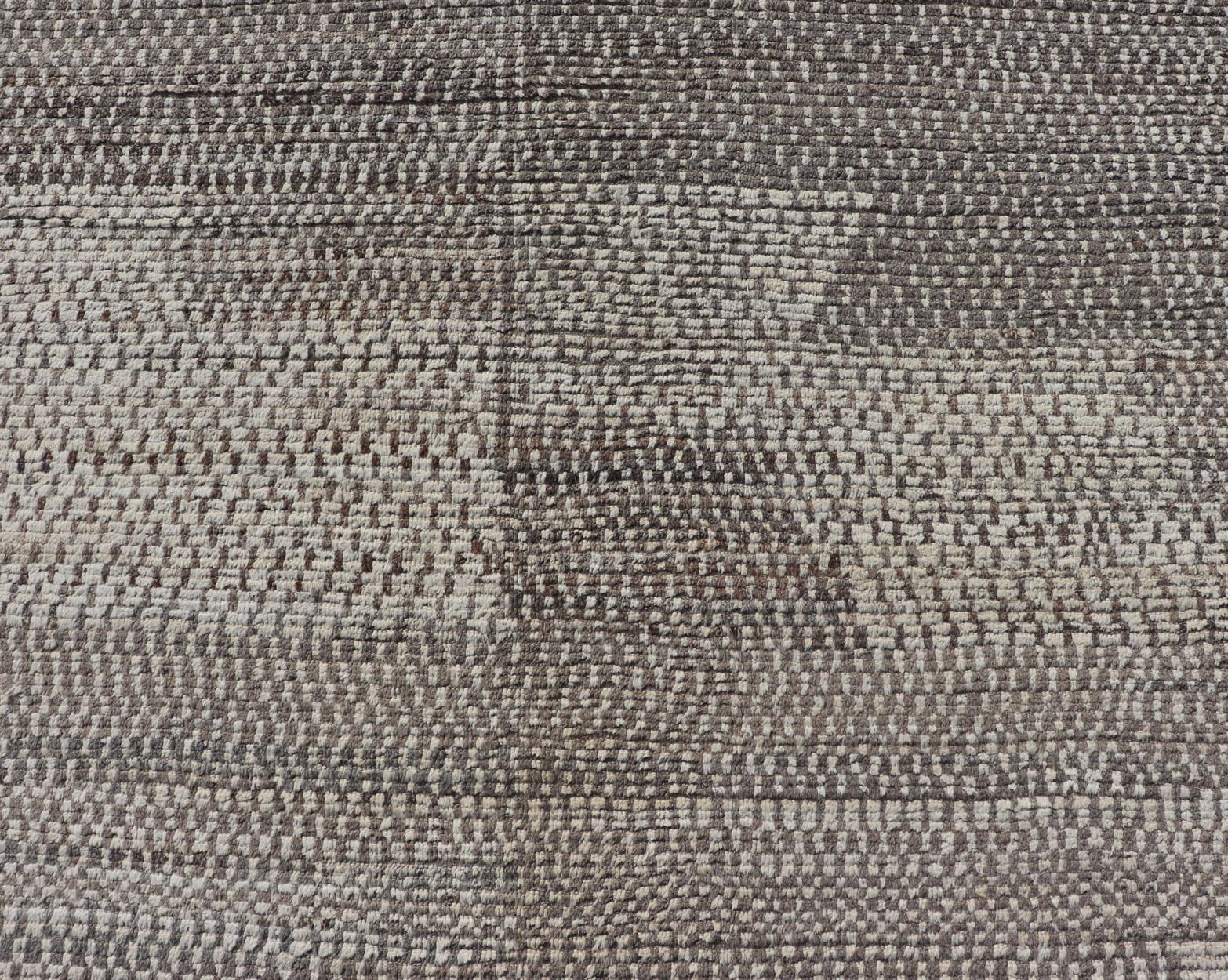 Großer moderner marokkanischer Teppich in neutralen und warmen Tönen  14'7 x 16'5 (21. Jahrhundert und zeitgenössisch) im Angebot