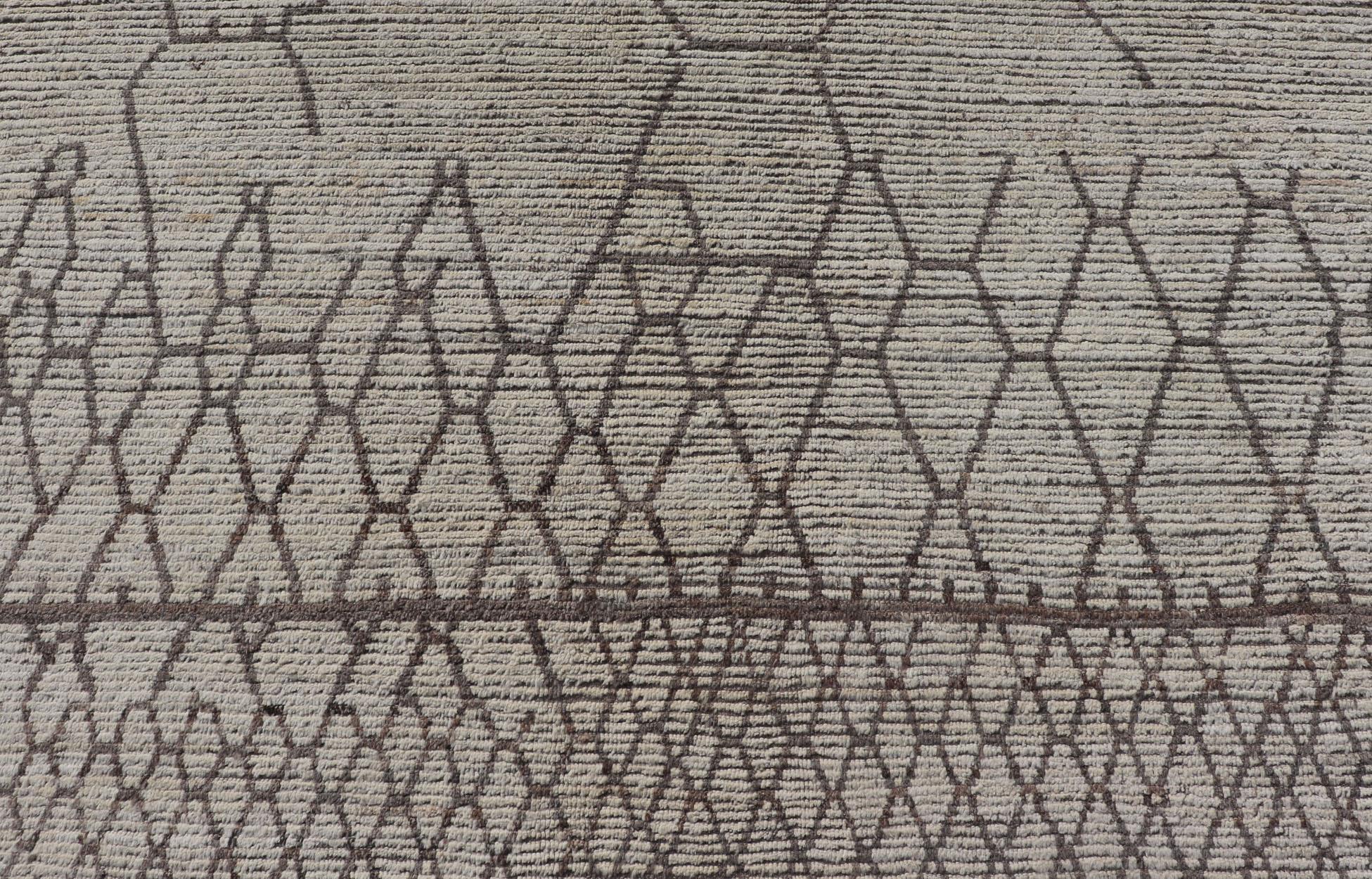 Großer moderner marokkanischer Teppich in neutralen und warmen Tönen  14'7 x 16'5 (Wolle) im Angebot