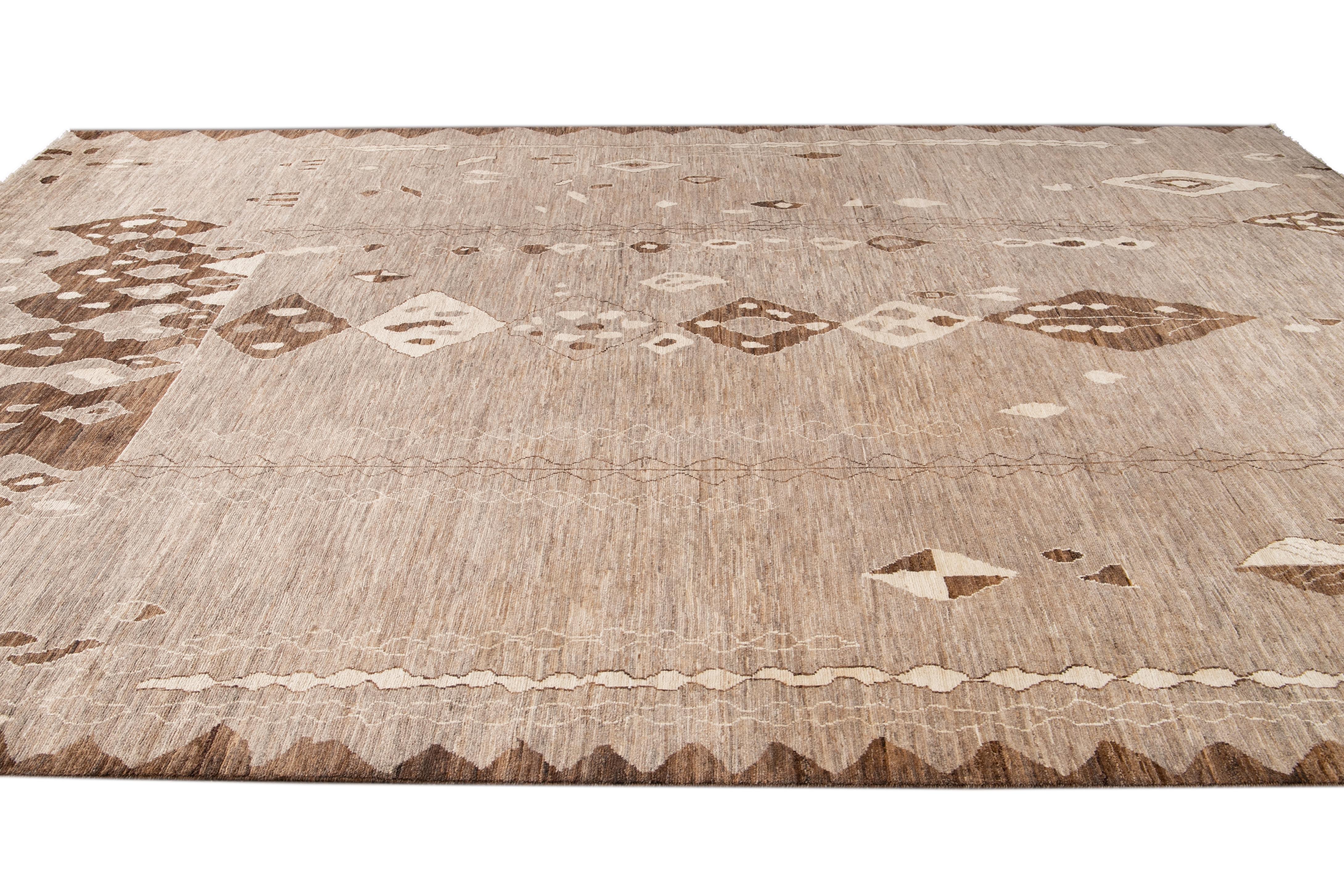 Large Modern Moroccan-Style Tribal Wool Rug For Sale 3