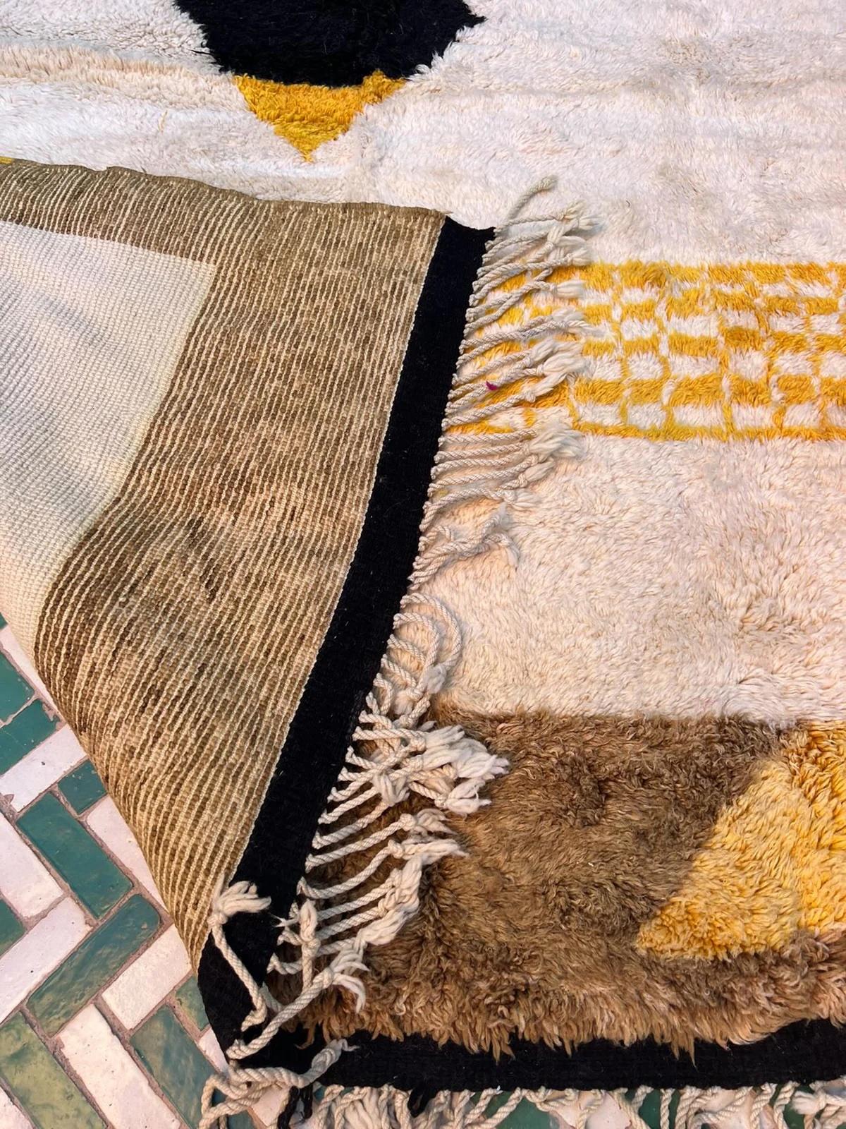 Large Modern Moroccan Wool Beni M'Rirt Rug with Abstract Brown and Yellow Design For Sale 6