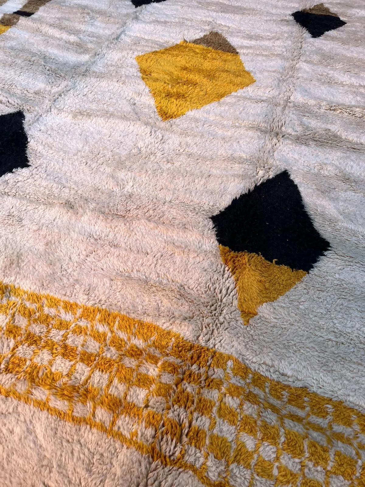 Large Modern Moroccan Wool Beni M'Rirt Rug with Abstract Brown and Yellow Design For Sale 3