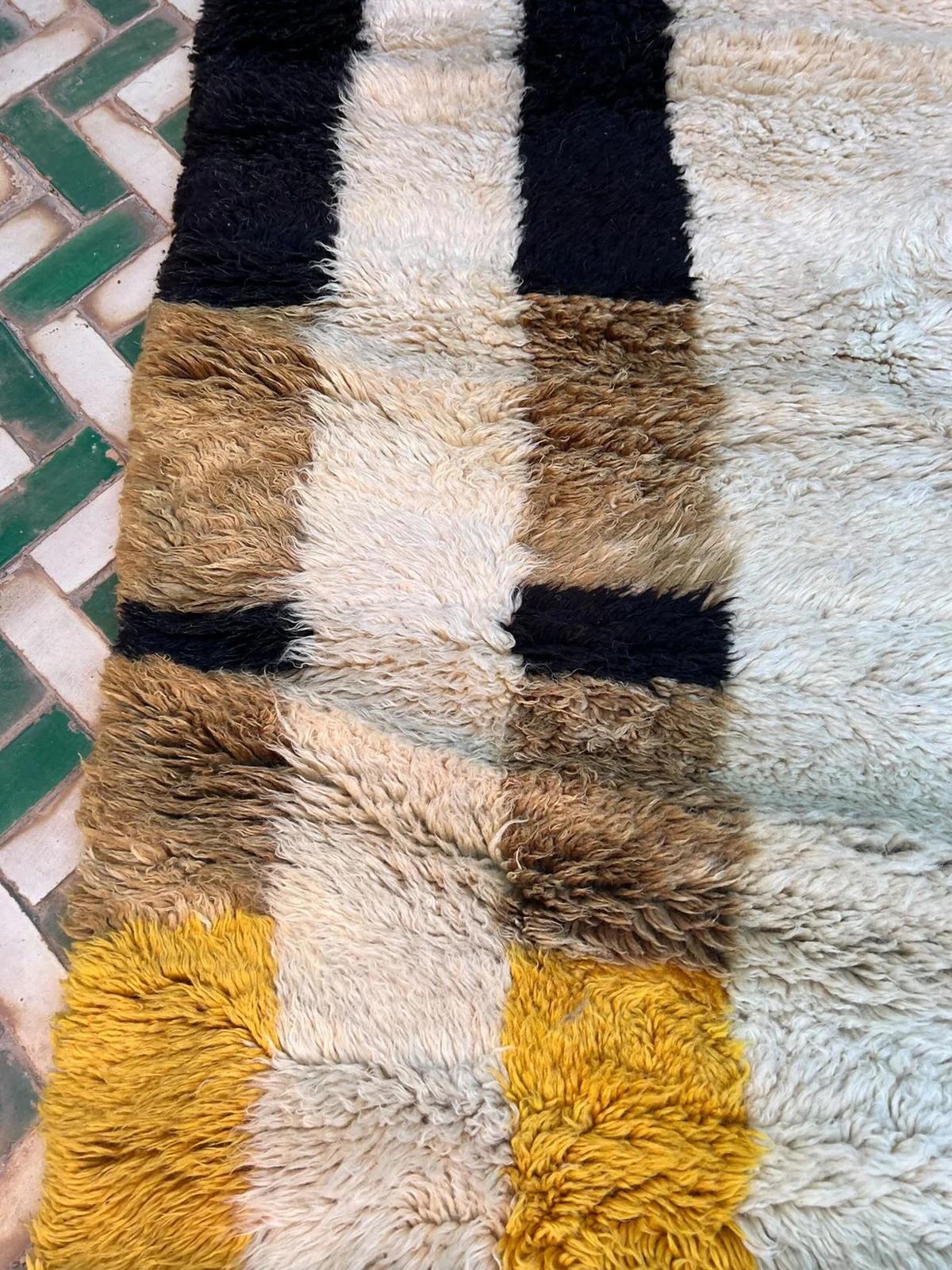 Large Modern Moroccan Wool Beni M'Rirt Rug with Abstract Brown and Yellow Design For Sale 4