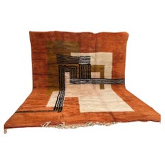 Grand tapis marocain Beni M'Rirt avec motif graphique abstrait