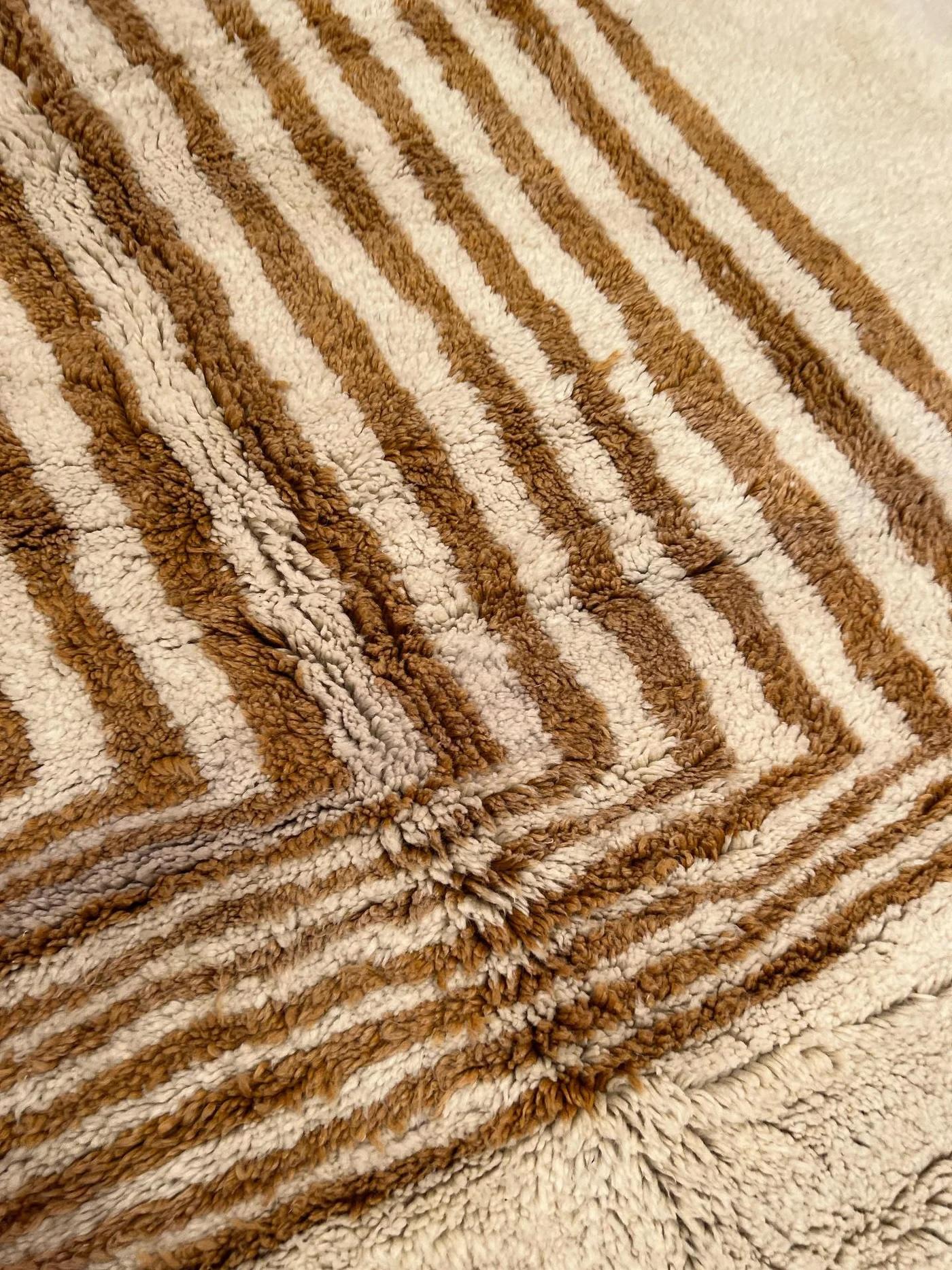 Large Modern Moroccan Wool Beni M'Rirt Rug with Abstract Graphic Line Design For Sale 1