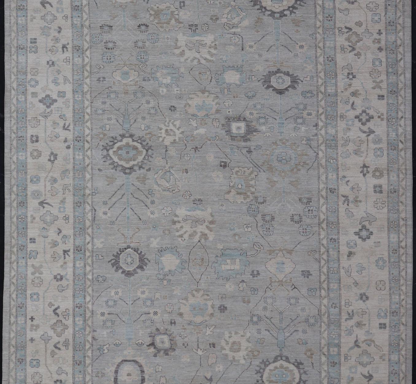 Grande Design/One moderno in azzurro e grigio con sfondo crema chiaro in vendita 1