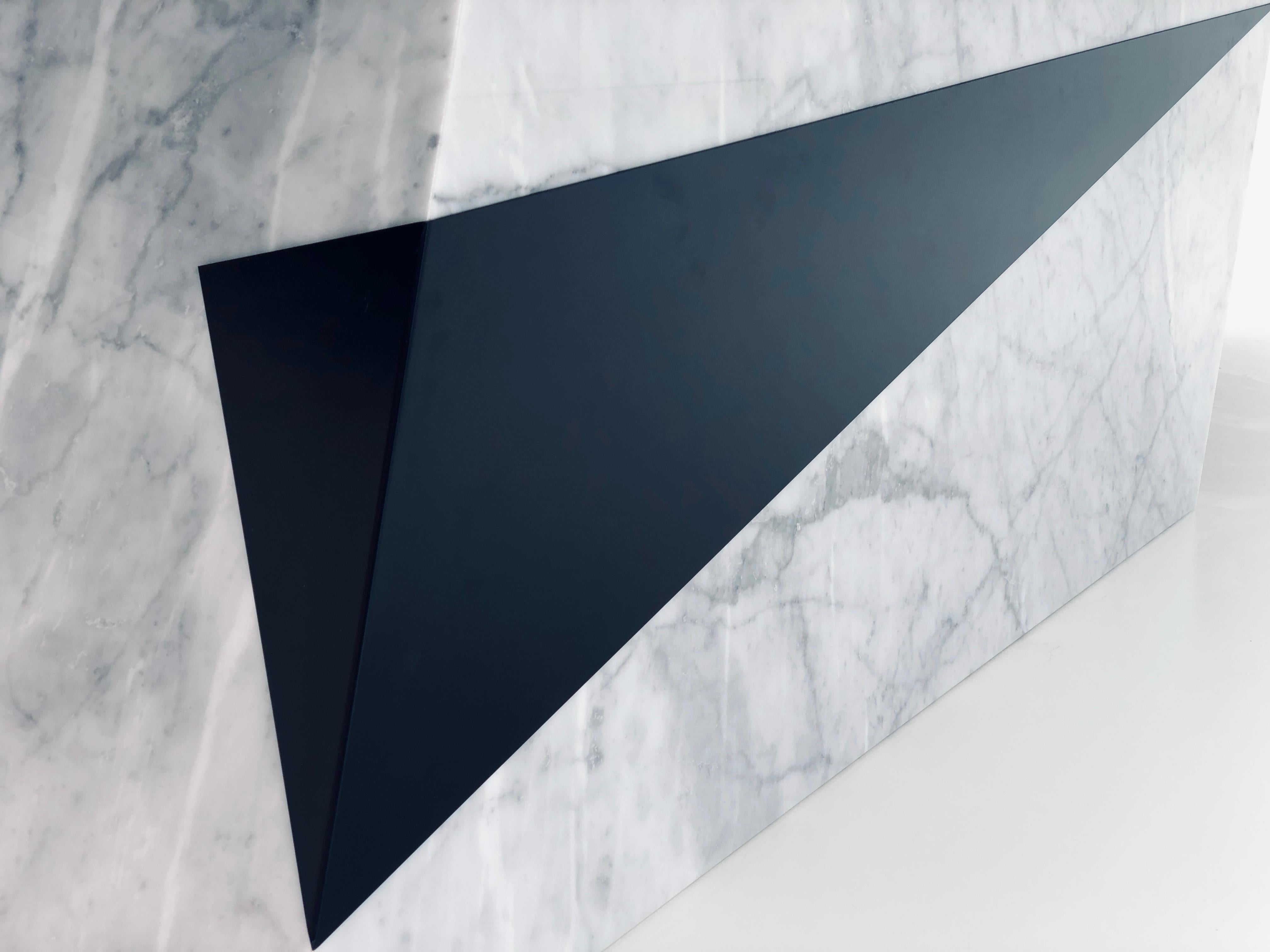 Contemporary Grand collectible design marble oval table by Roos Schneijderberg For Sale