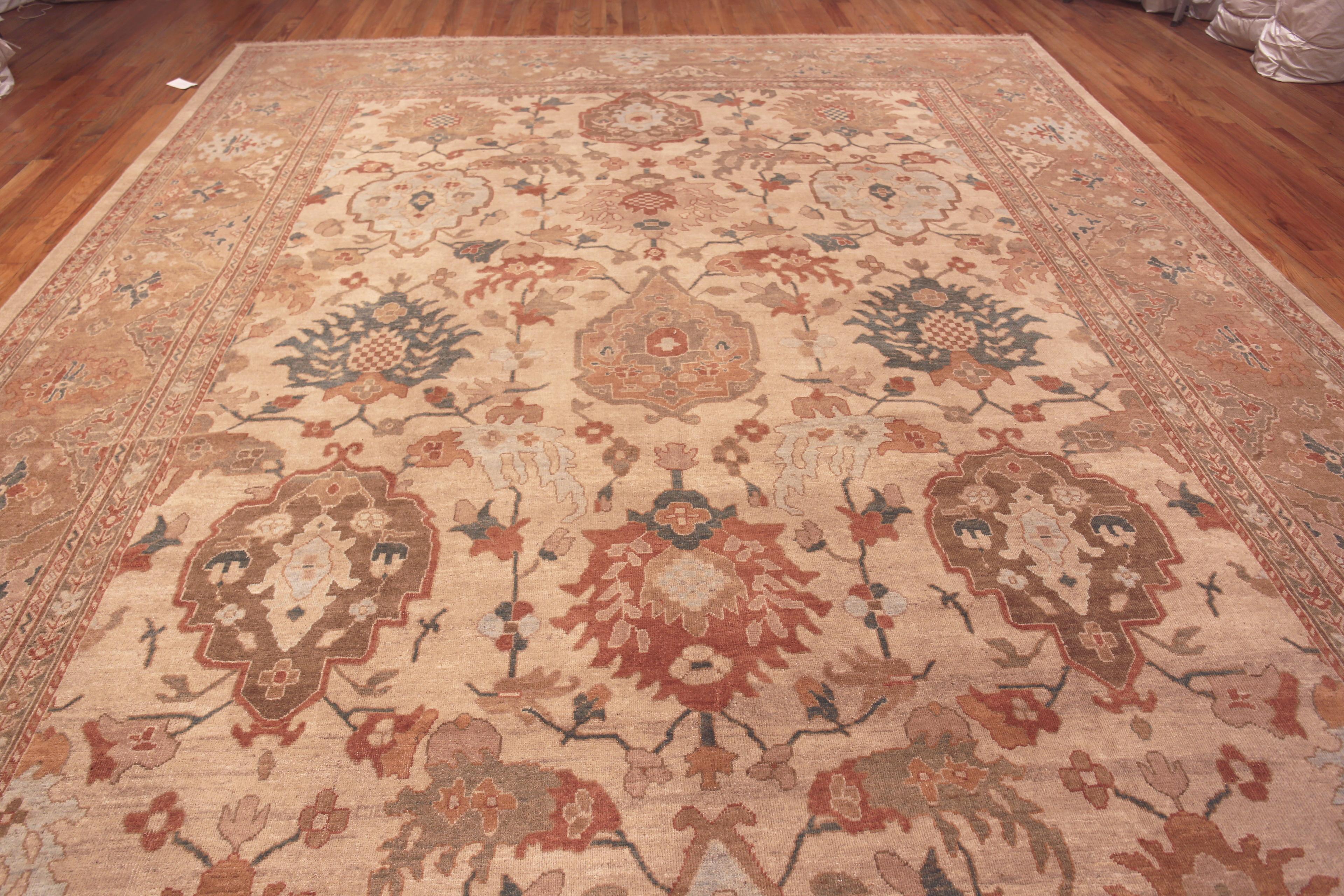 Grand tapis persan moderne Sultanabad, Pays d'origine : Tapis Persans Modernes Vintage. Circa date : Moderne. Taille : 12 ft 6 in x 17 ft 6 in (3,81 m x 5,33 m)