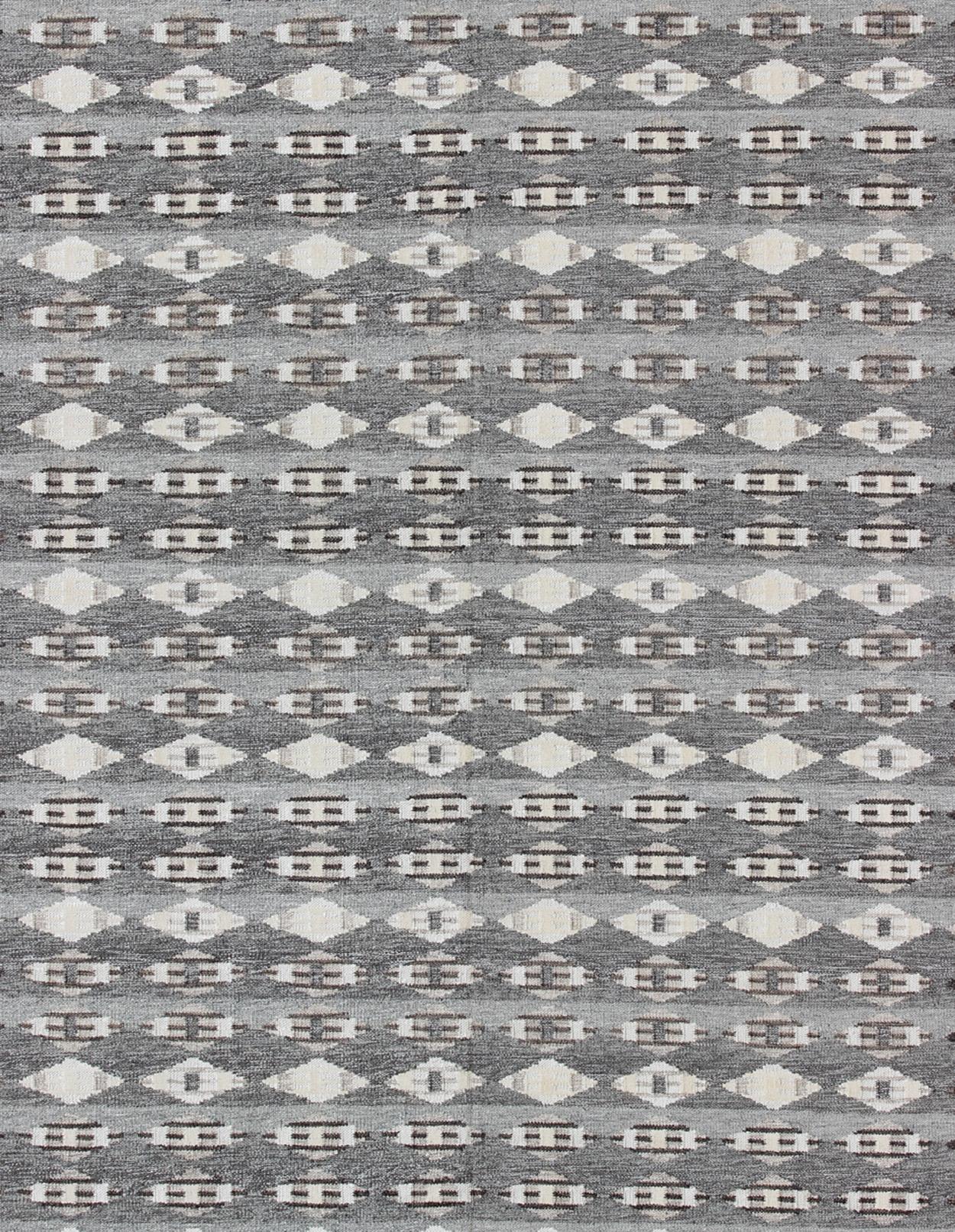Großer moderner skandinavisch/schwedischer Teppich in Grau und Braun mit geometrischem Design  (Skandinavische Moderne) im Angebot