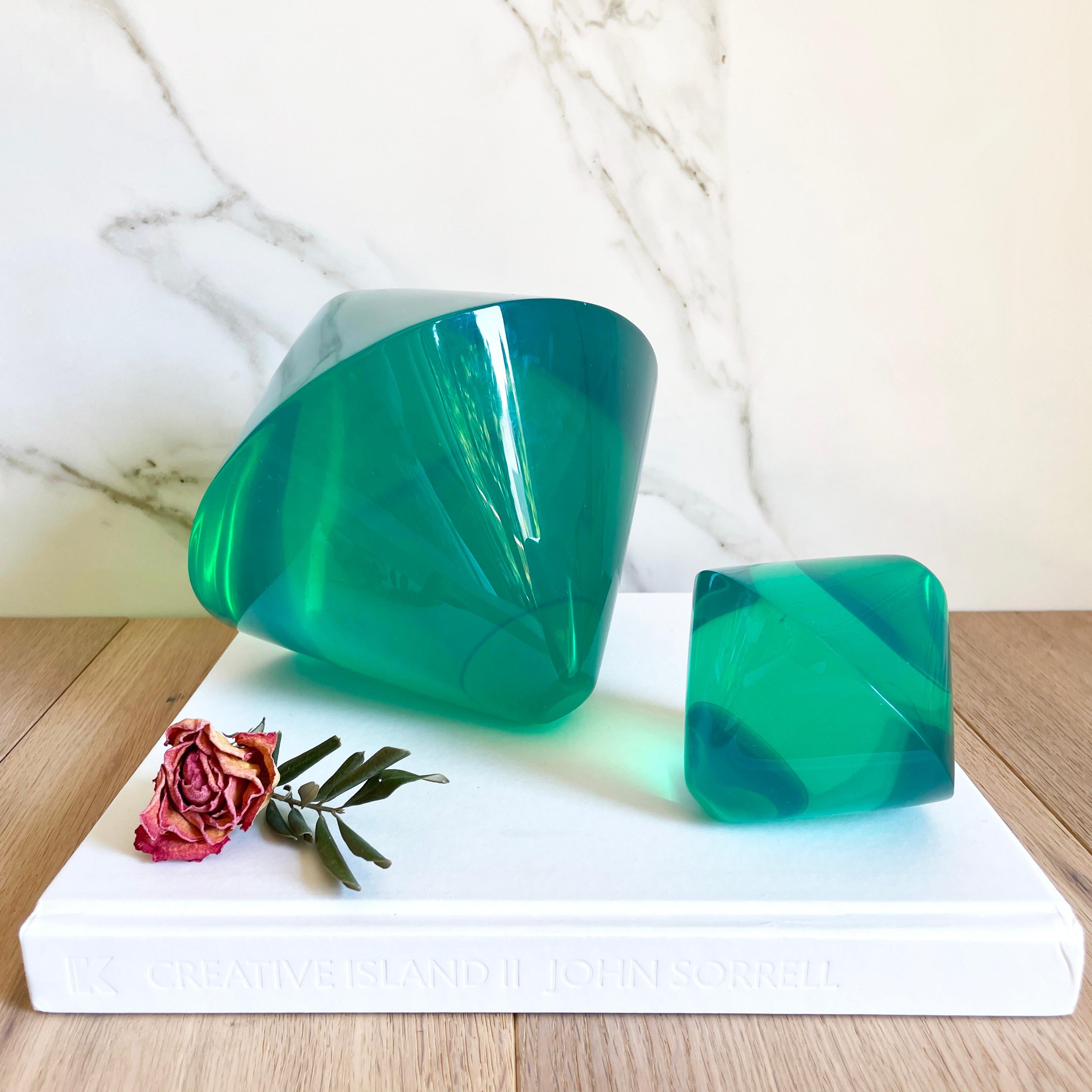 Contemporary Large Modern Spinning Sculpture in Turquoise Resin by Paola Valle For Sale
