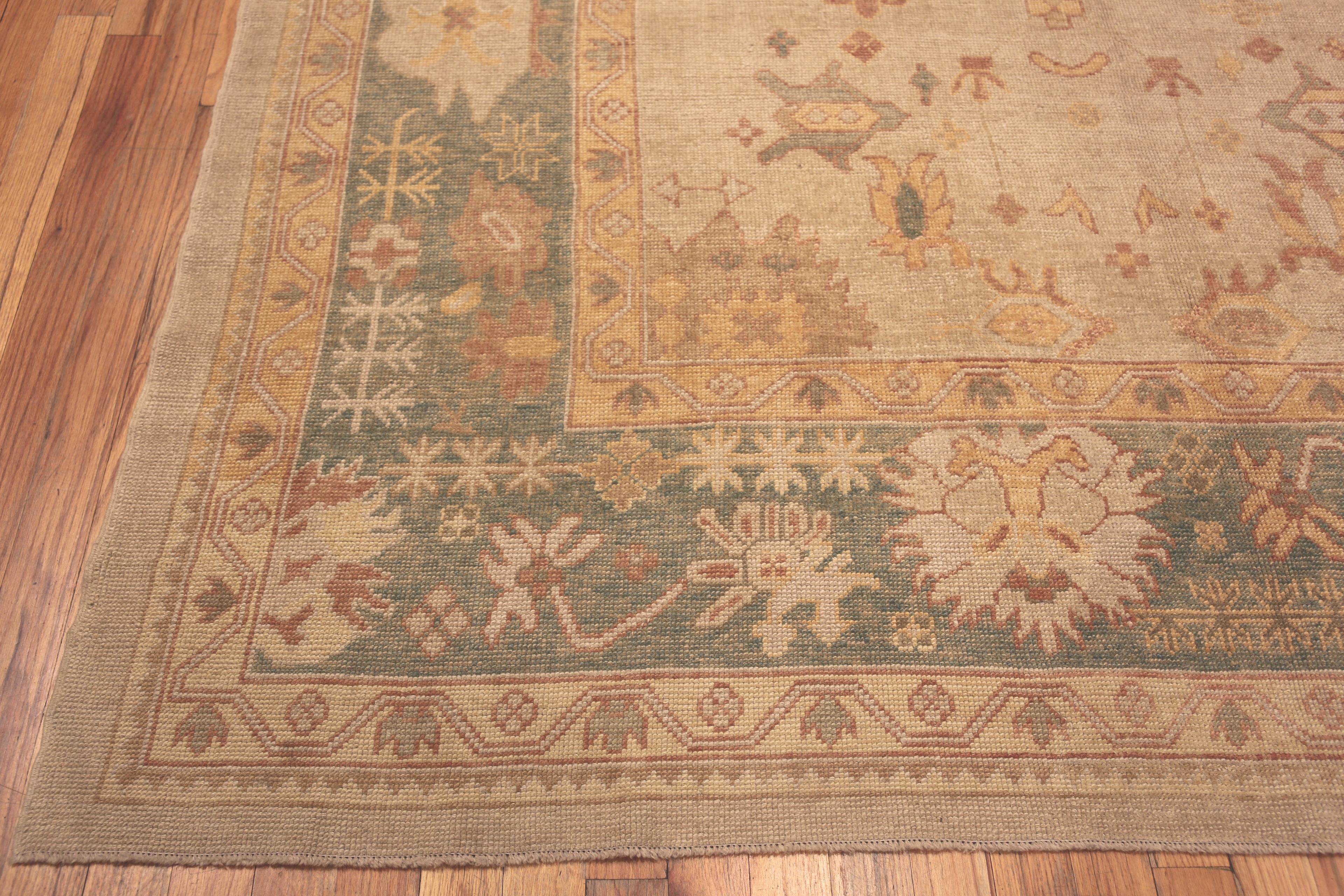 Nazmiyal Collection Large Modern Turkish Oushak Rug. 13 ft 10 in x 16 ft 6 in In New Condition For Sale In New York, NY
