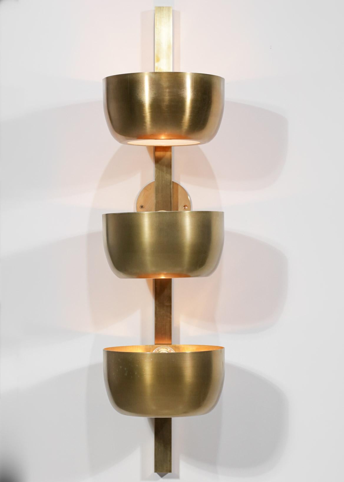 Große moderne Wandleuchter aus massivem Messing, 3 Tassen, Vintage-Design, „Trio“, EL138 im Angebot 4