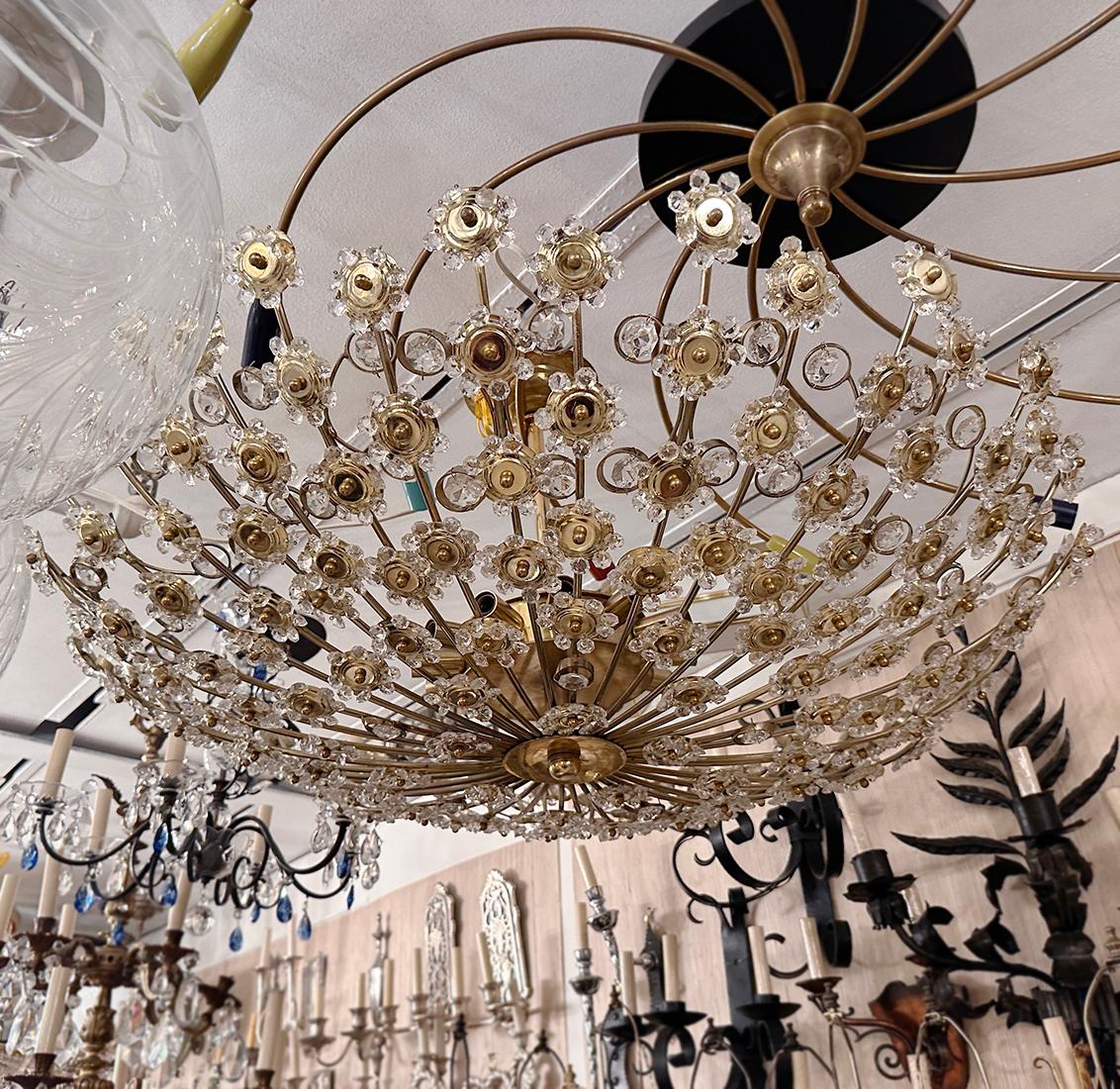 Lámpara de Cristal Moderna Grande en Bueno estado para la venta en New York, NY