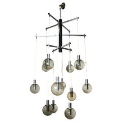 Grande lampadario modernista a 12 luci con paralumi a sfera in vetro colorato Ca. 1970's