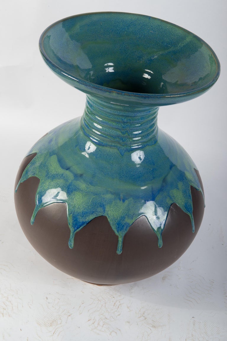 Large Modernist Aqua Pottery Vase In Excellent Condition For Sale In Stamford, CT