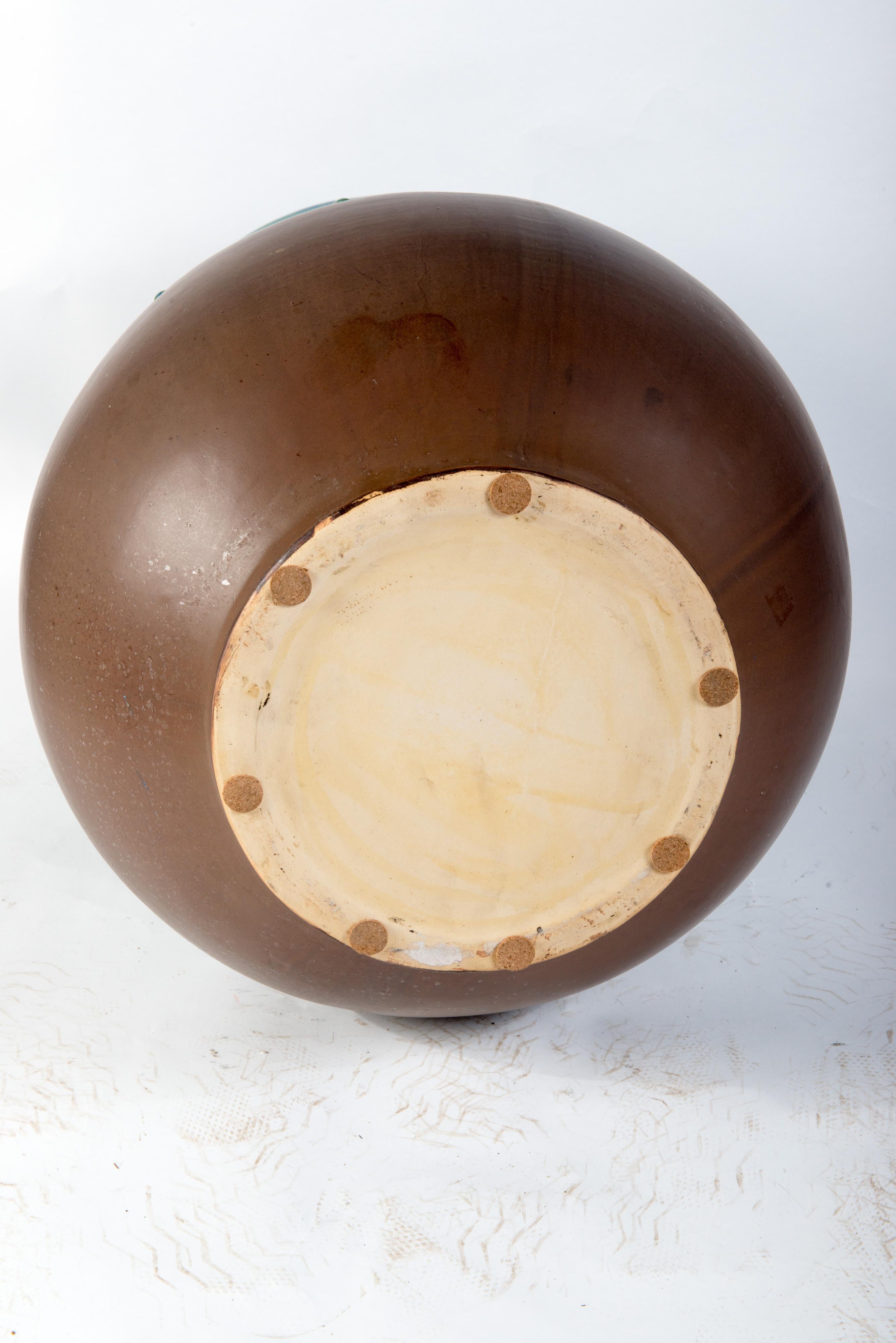 Fine XX secolo Grande vaso modernista in ceramica acquatica in vendita
