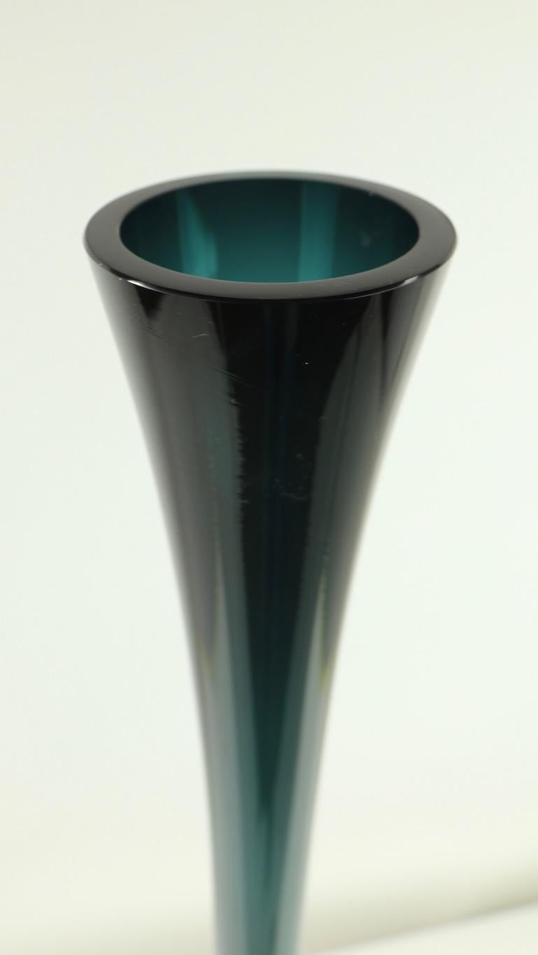Large Modernist Art Glass Vase In Good Condition In New York, NY