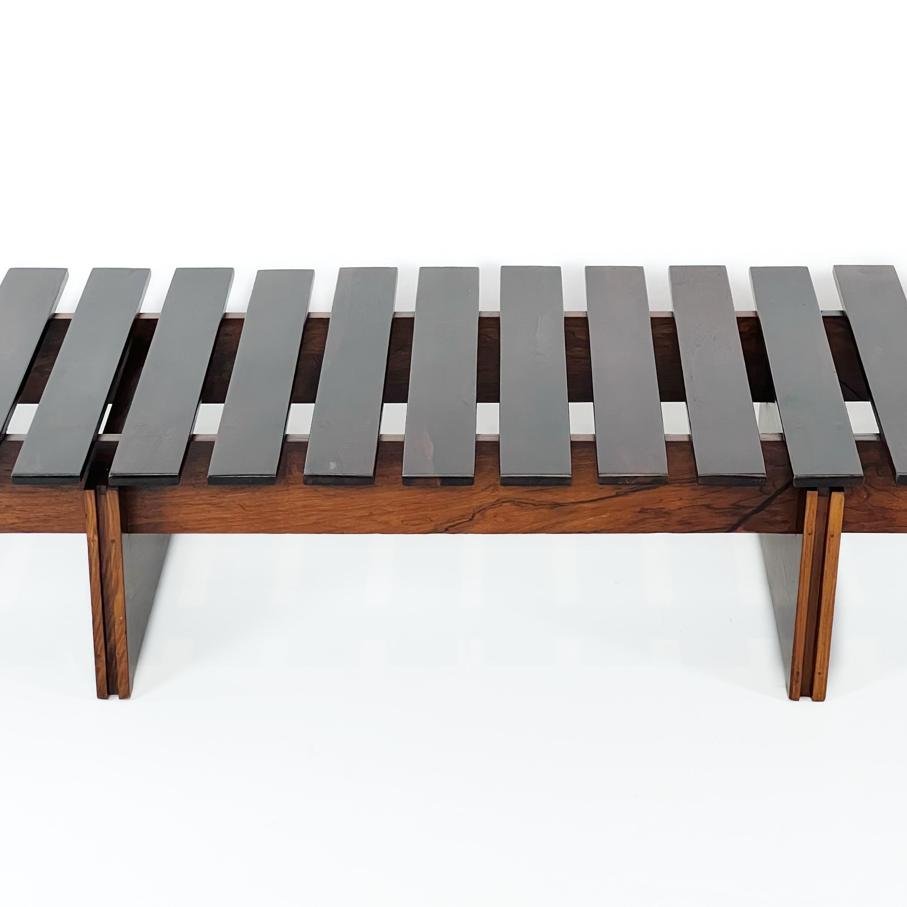 Large Modernist Bench in Jacaranda Brazil Mid-Century Designer Celina Zilberberg In Good Condition In Curitiba, PR
