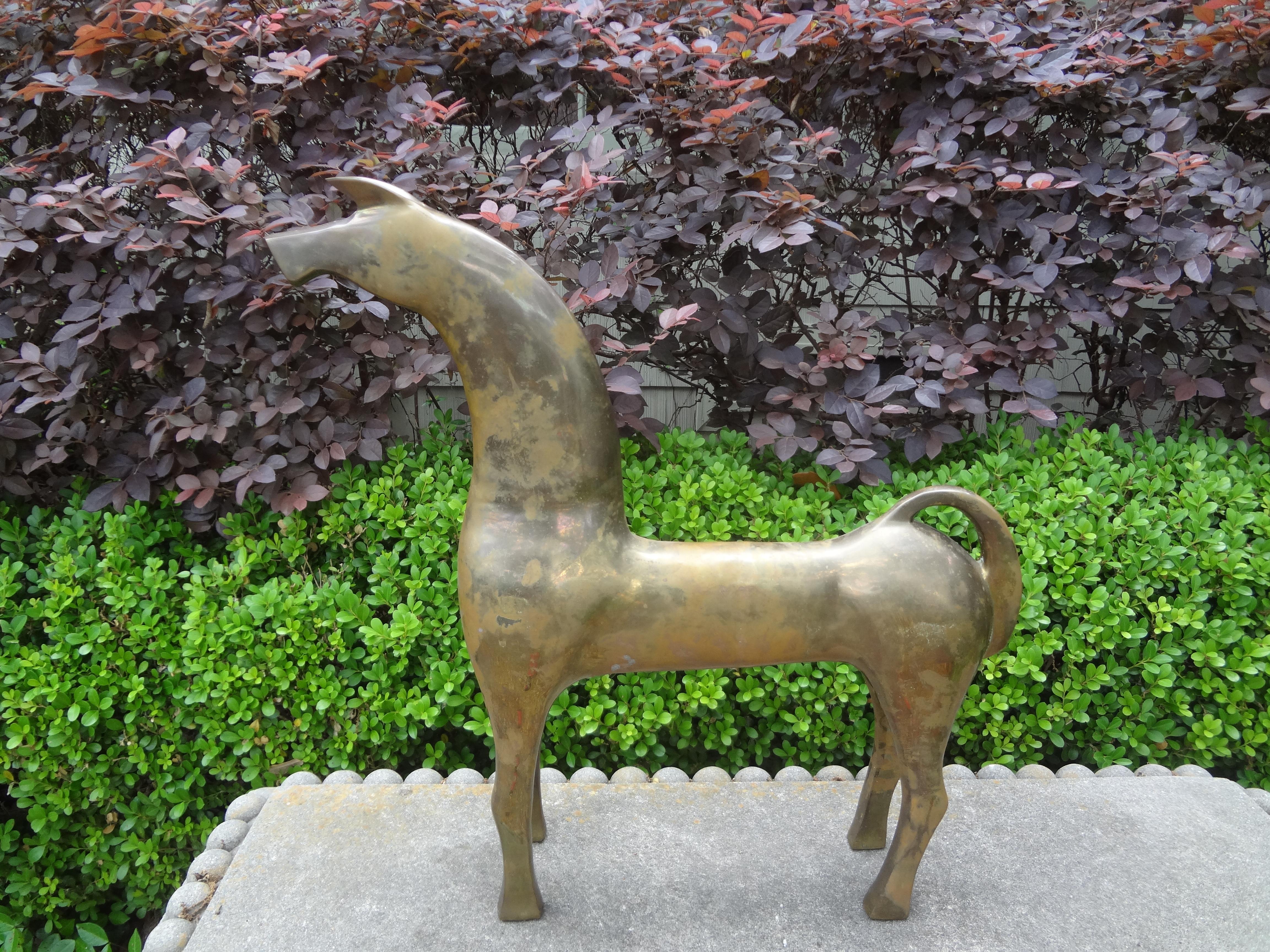 Gran Escultura Modernista de Caballo Etrusco de Latón en venta 4
