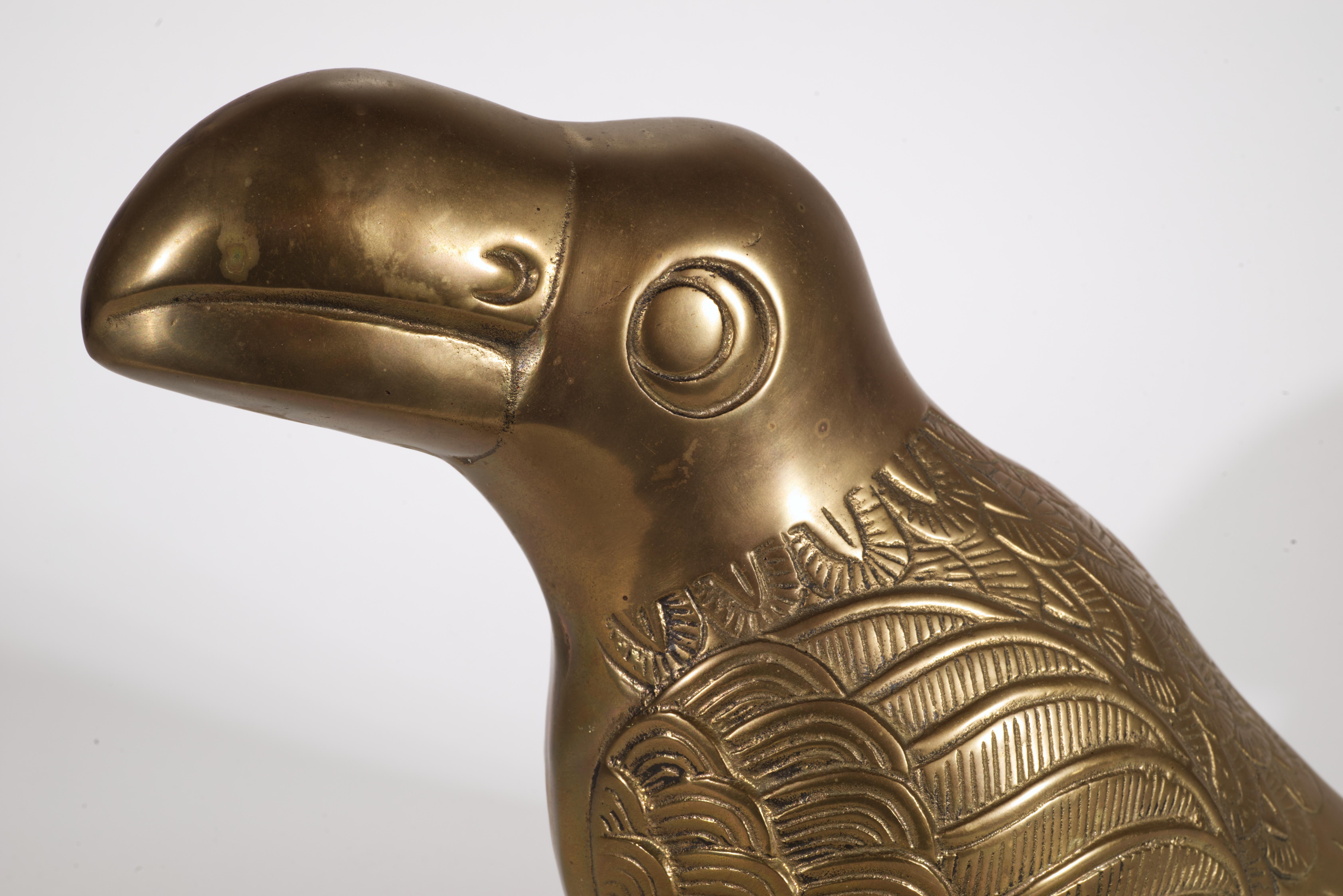 Grande scultura modernista in ottone a forma di tucano di Dolbi Cashier in vendita 1