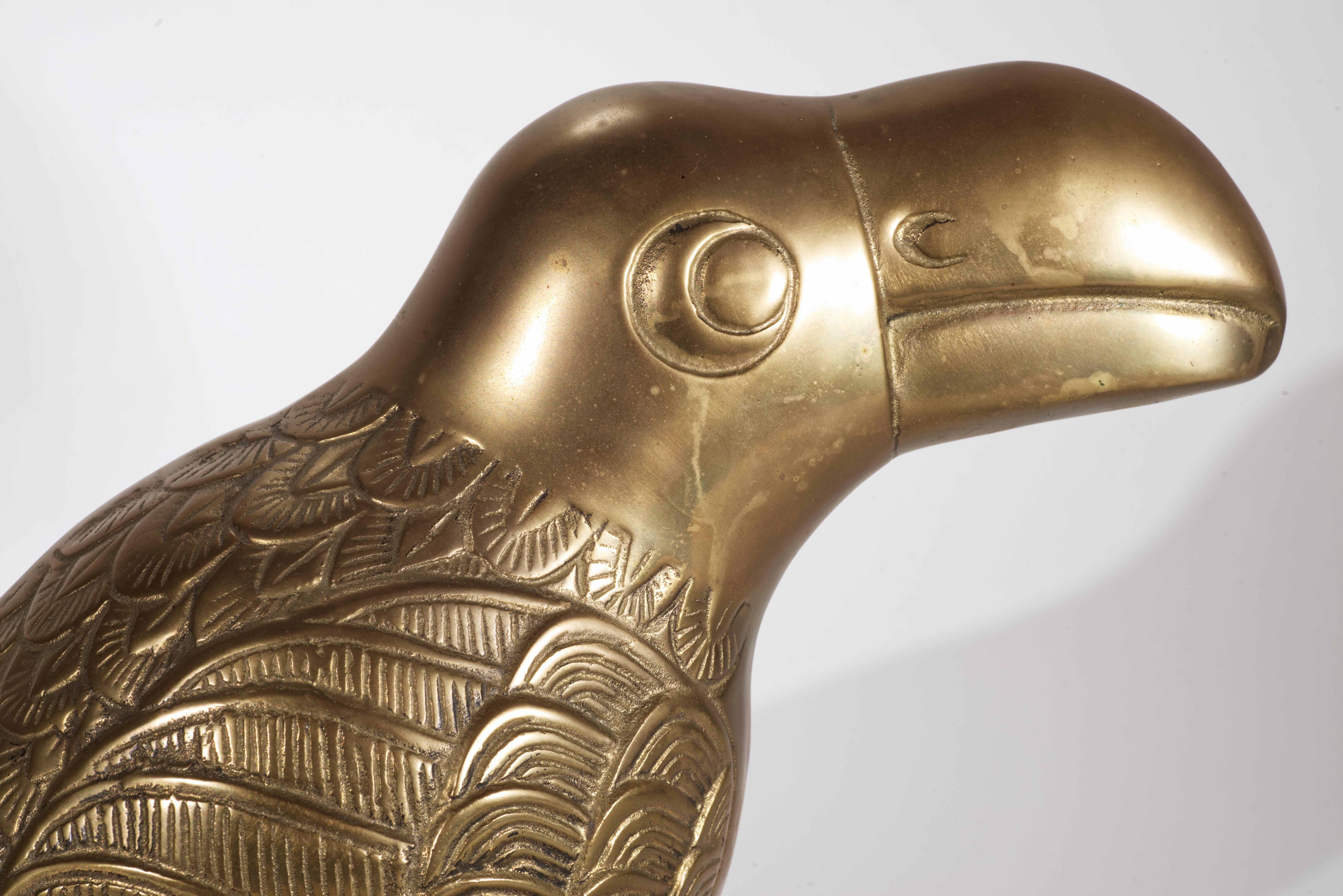 Grande scultura modernista in ottone a forma di tucano di Dolbi Cashier in vendita 3
