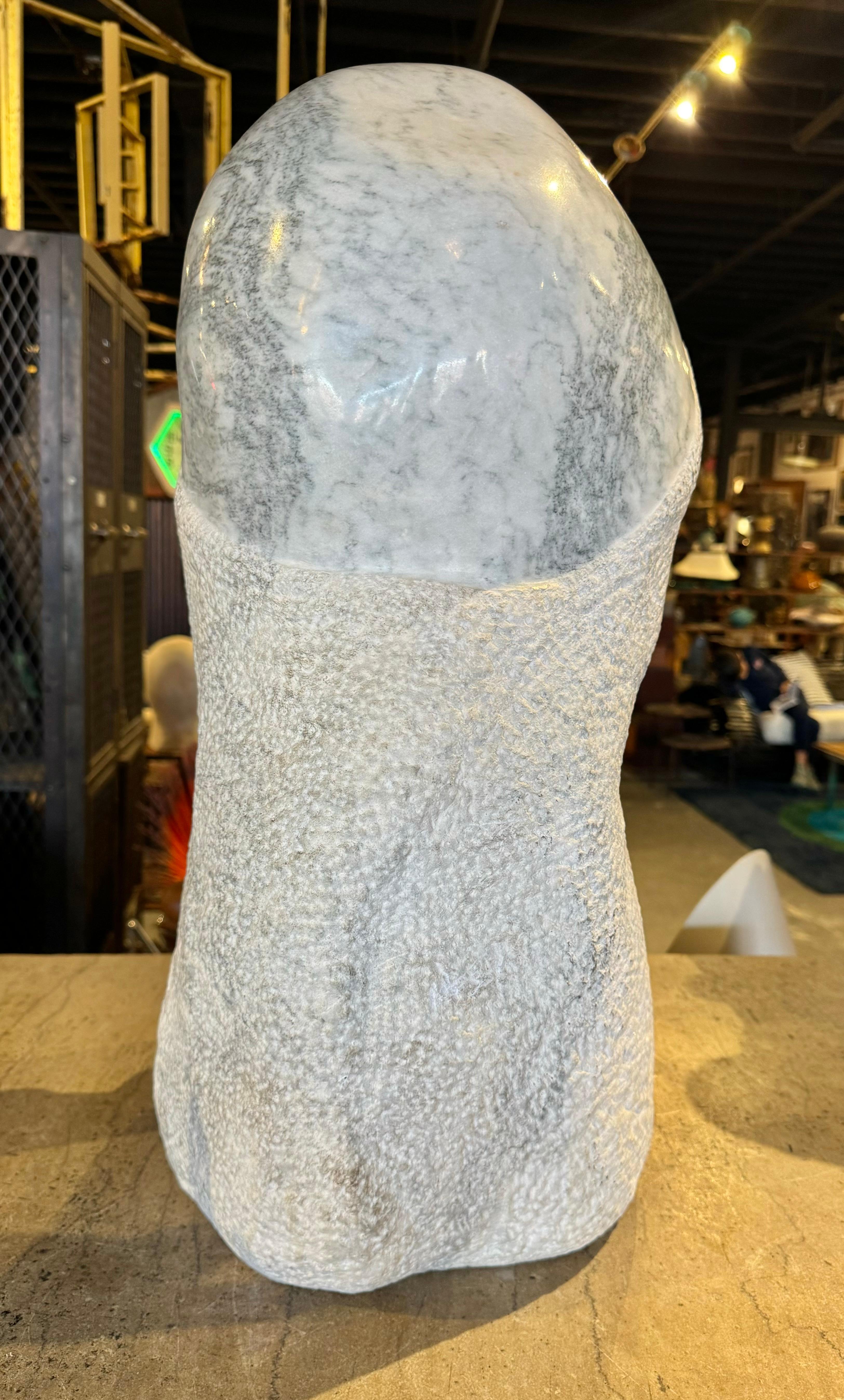 Gran escultura modernista italiana de busto de mujer tallado en mármol att, Florence Krieger Tallado a mano en venta