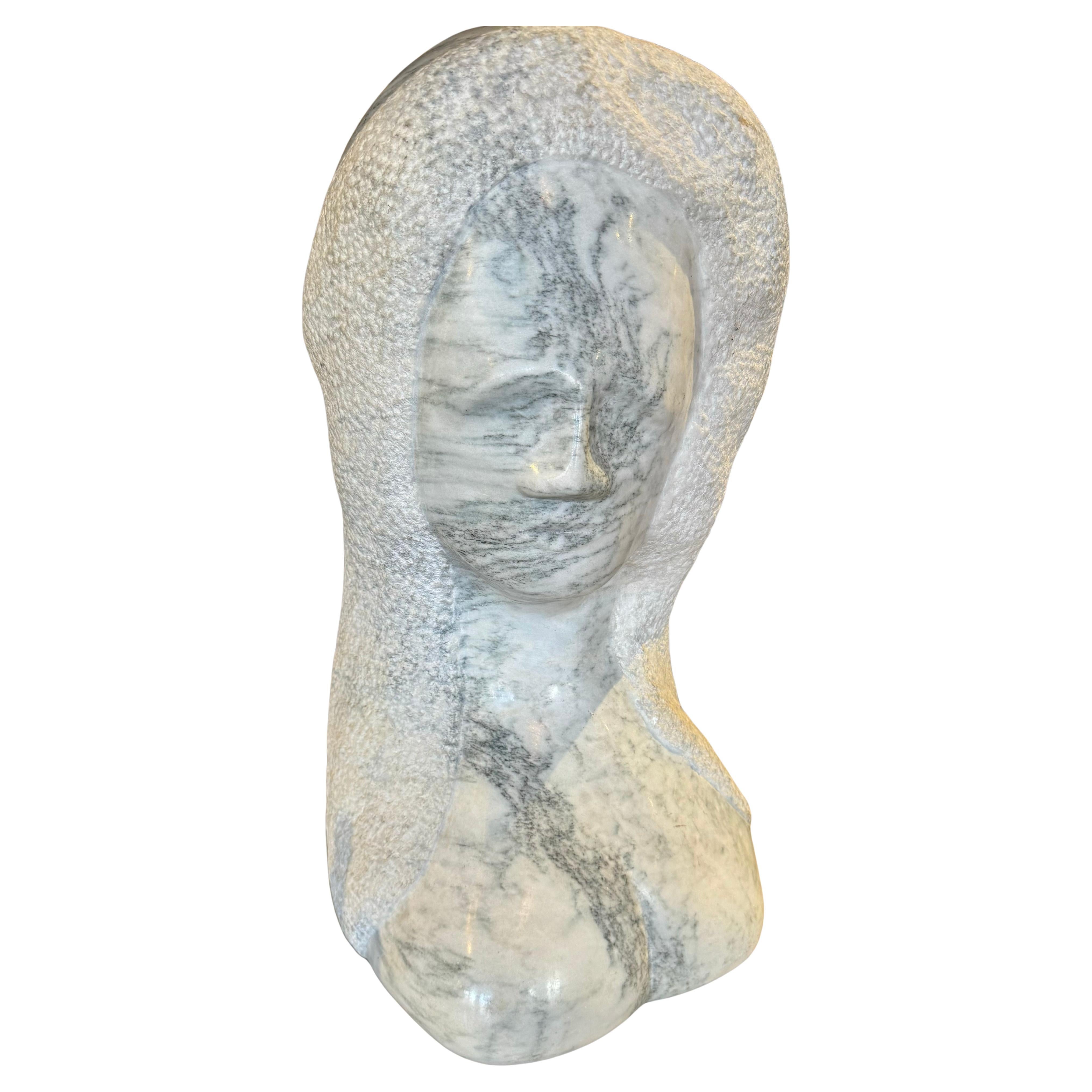 Gran escultura modernista italiana de busto de mujer tallado en mármol att, Florence Krieger en venta