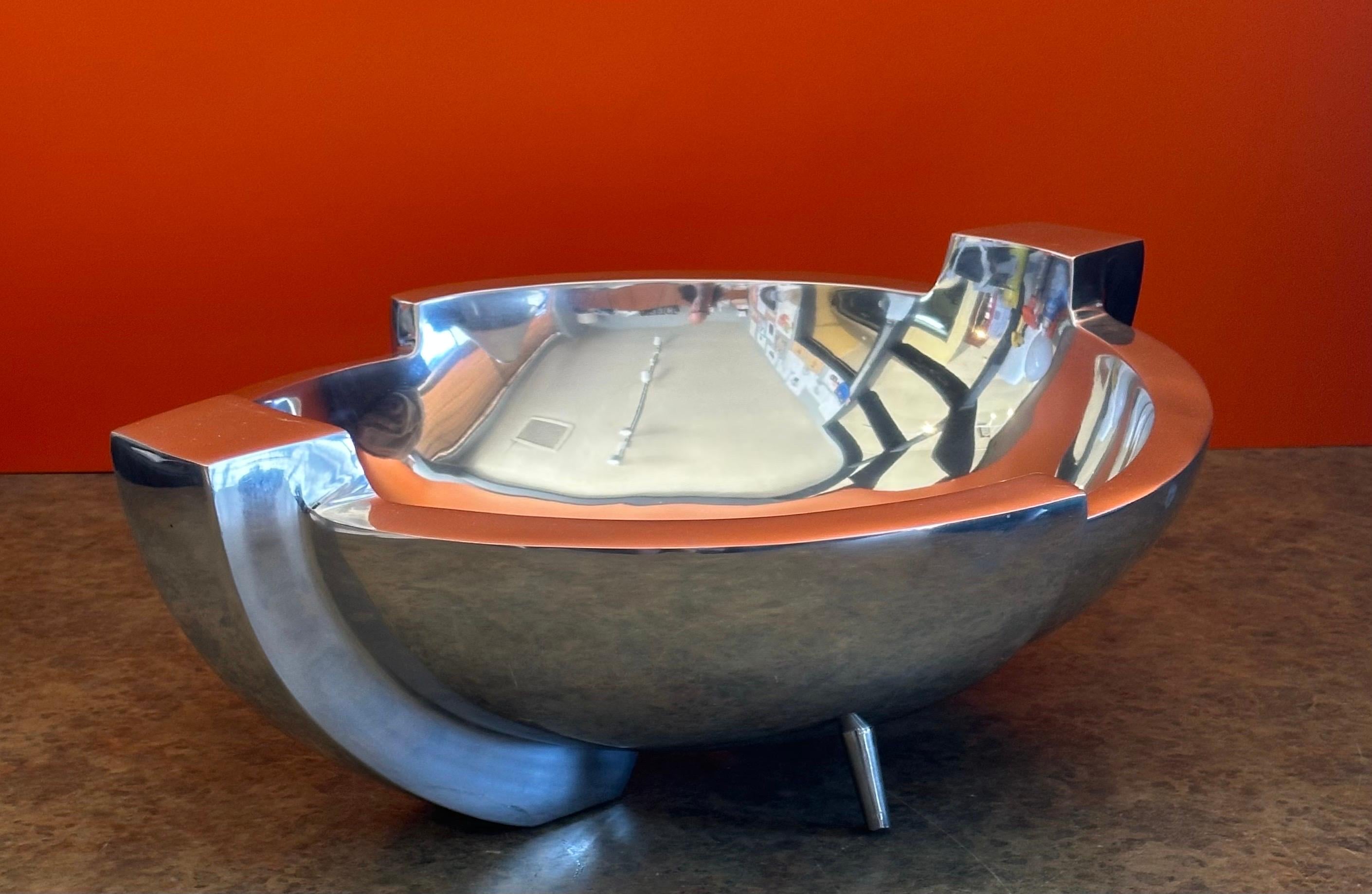 Große modernistische verchromte 