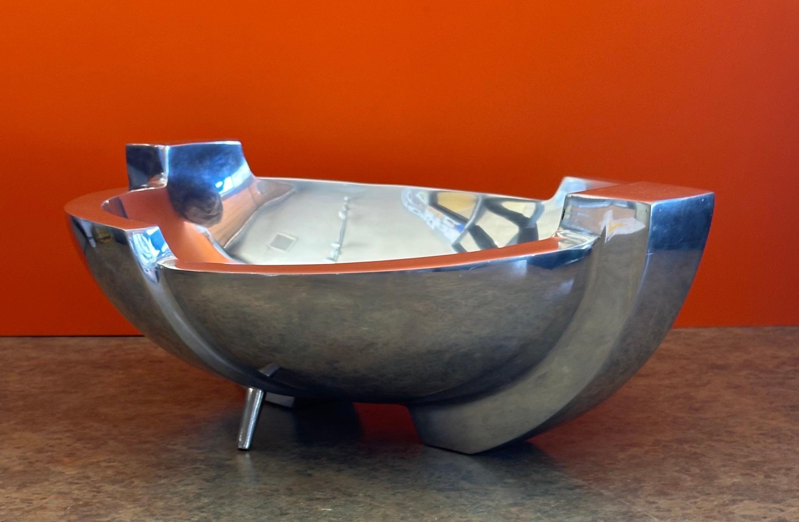 Große modernistische verchromte 