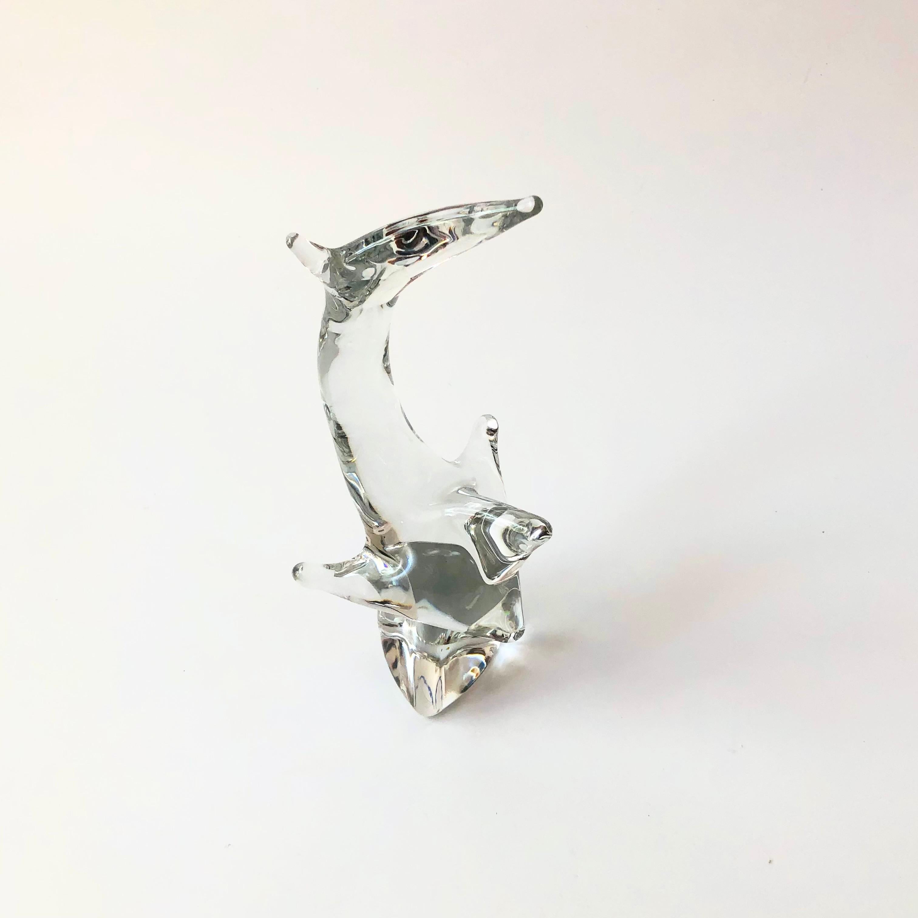 A large vintage crystal shark sculpture by Krystaluxus. Great modernist shape. Marked on the base by the maker.

