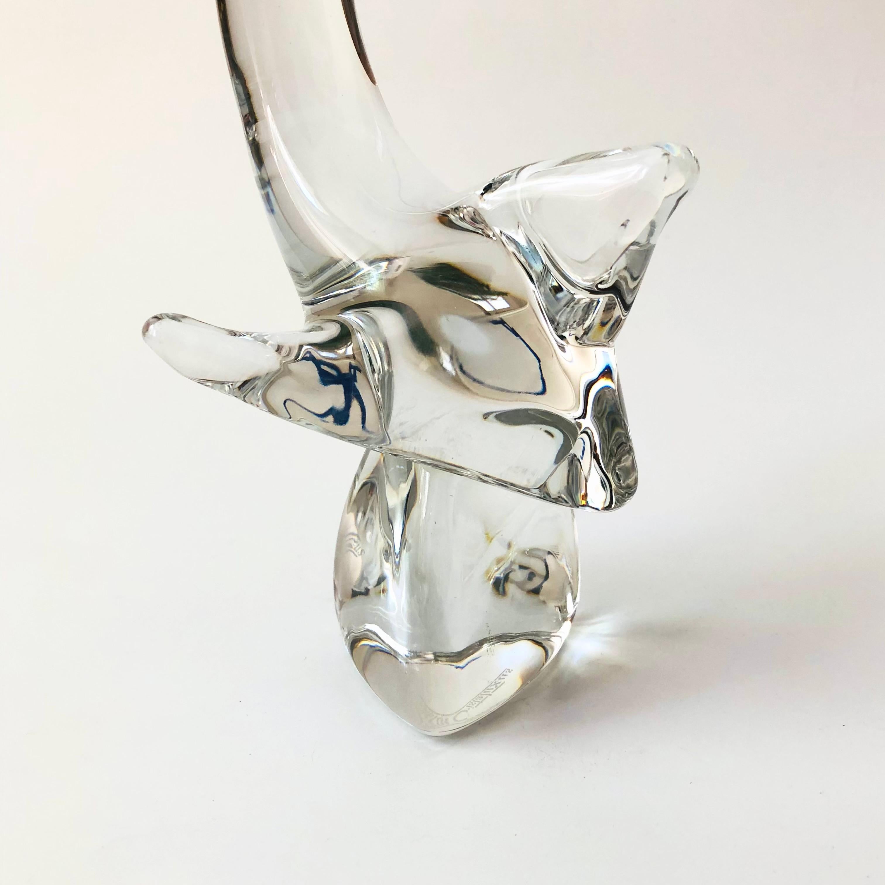 Large Modernist Crystal Shark by Kristaluxus In Good Condition For Sale In Fairfield, CA