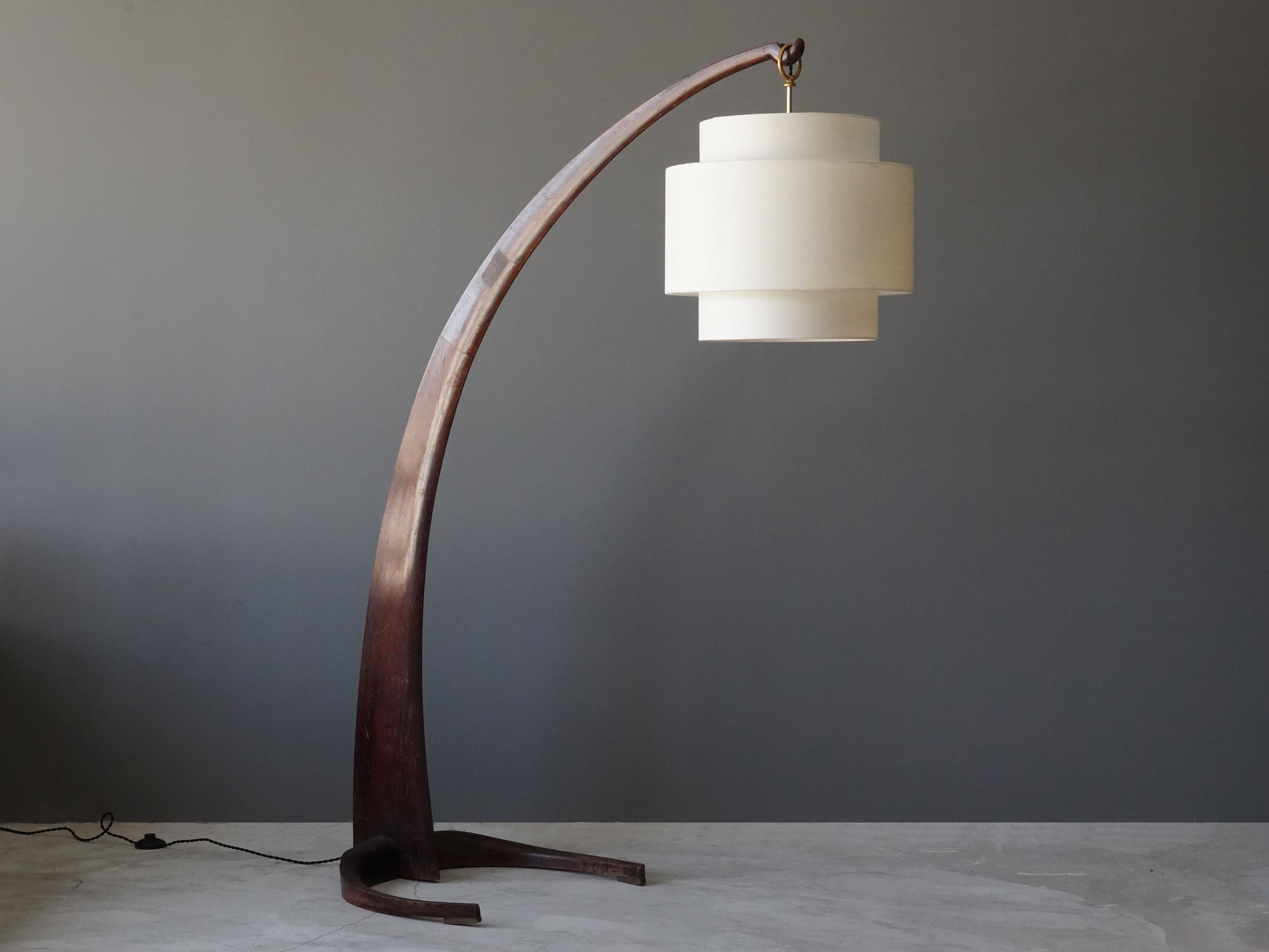 Italian Large Modernist Curved Floor Lamp, Walnut, Brass, Fabric, Italy 1940s
