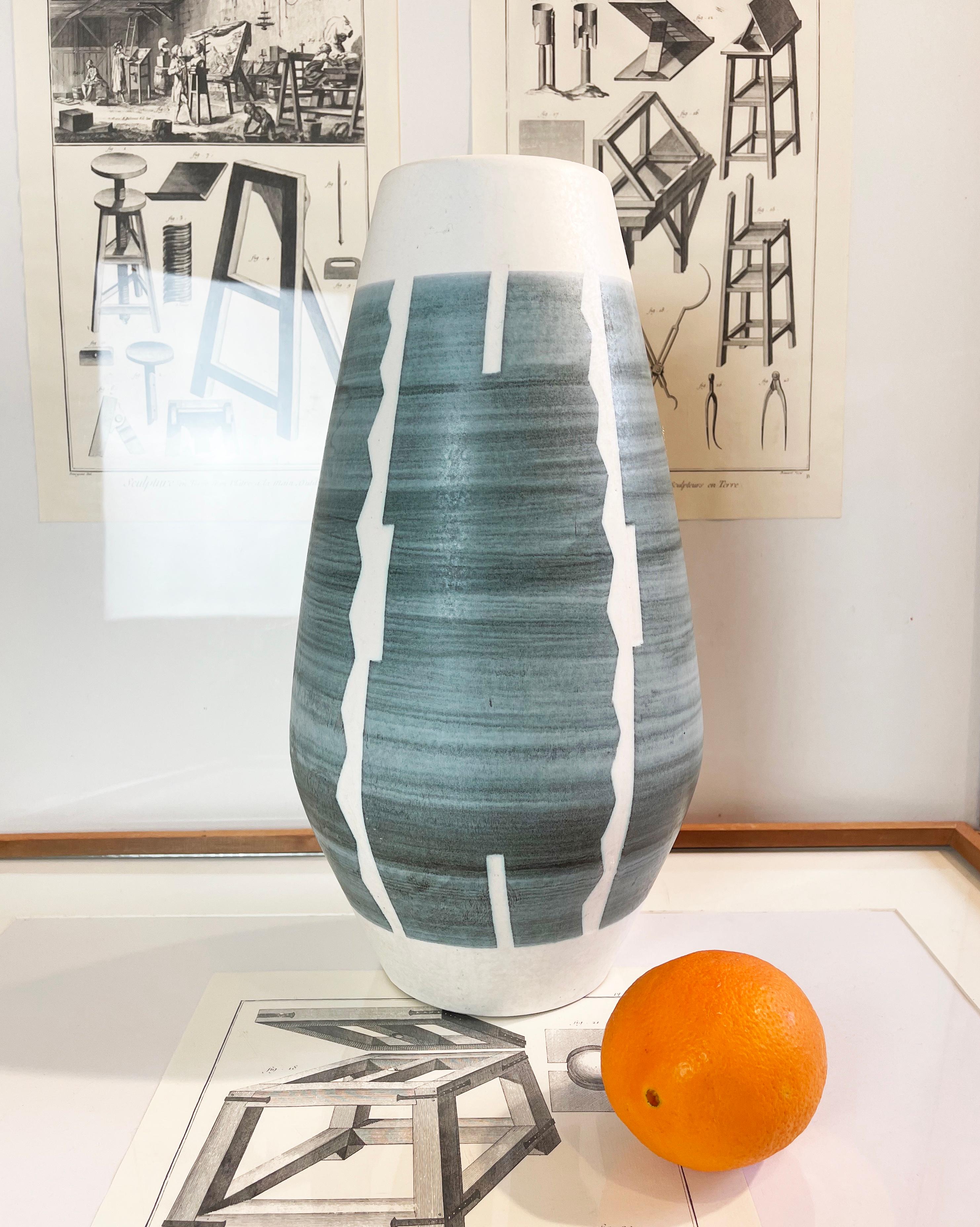 Große Modernist Ethnic Type West German Floor Vase von Fohr Pottery, ca. 1965 (Moderne der Mitte des Jahrhunderts)