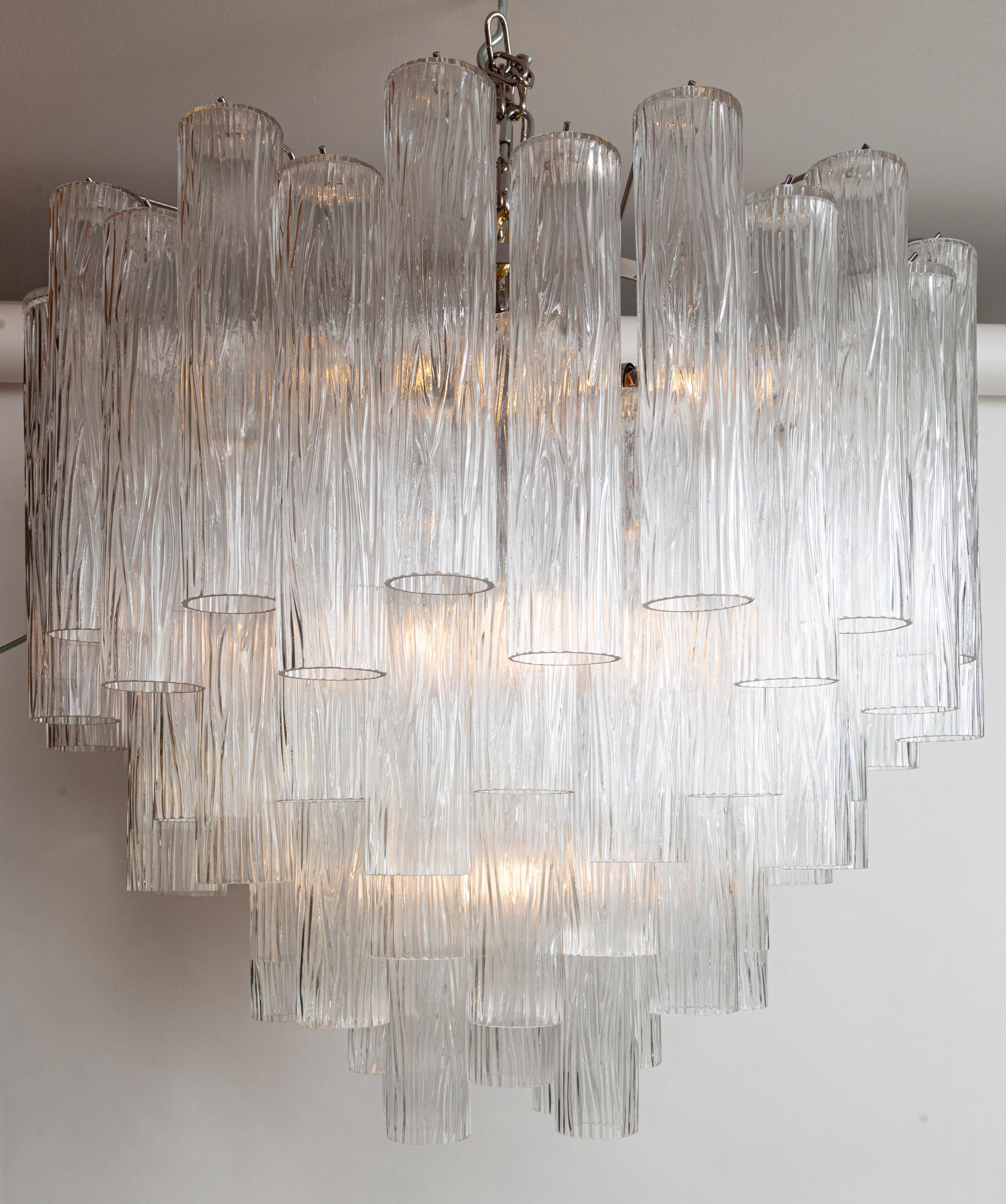 Grande lampadario modernista di Murano a quattro piani in cristallo trasparente, contemporaneo In condizioni buone in vendita a Westport, CT