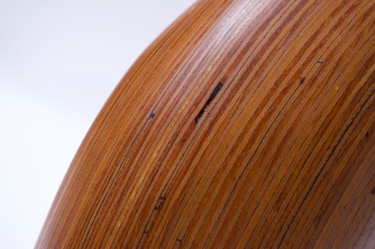 Grand vase moderniste en bois dur de forme organique en vente 4