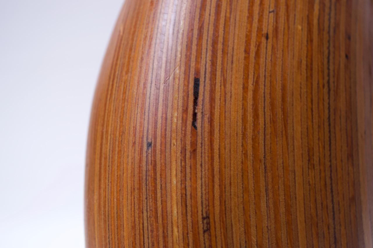 Grand vase moderniste en bois dur de forme organique en vente 5