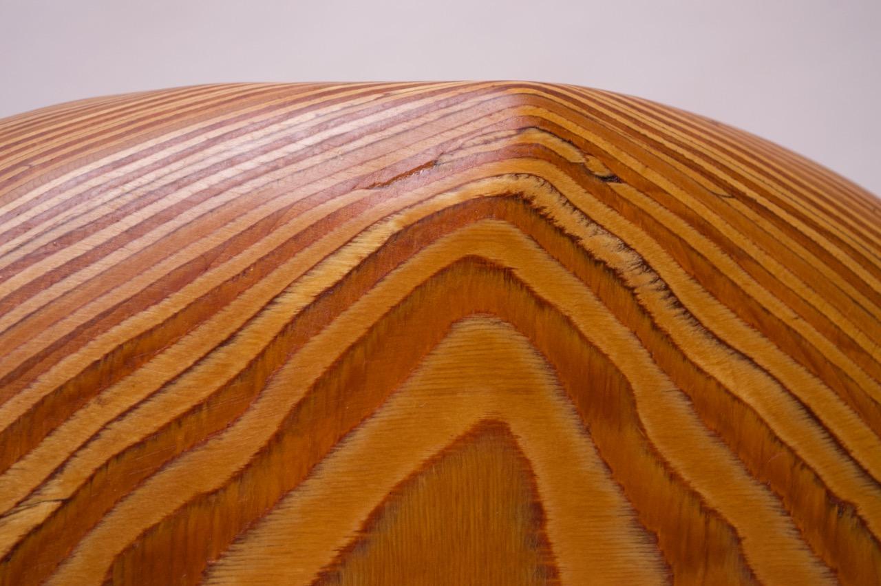 Grand vase moderniste en bois dur de forme organique en vente 7