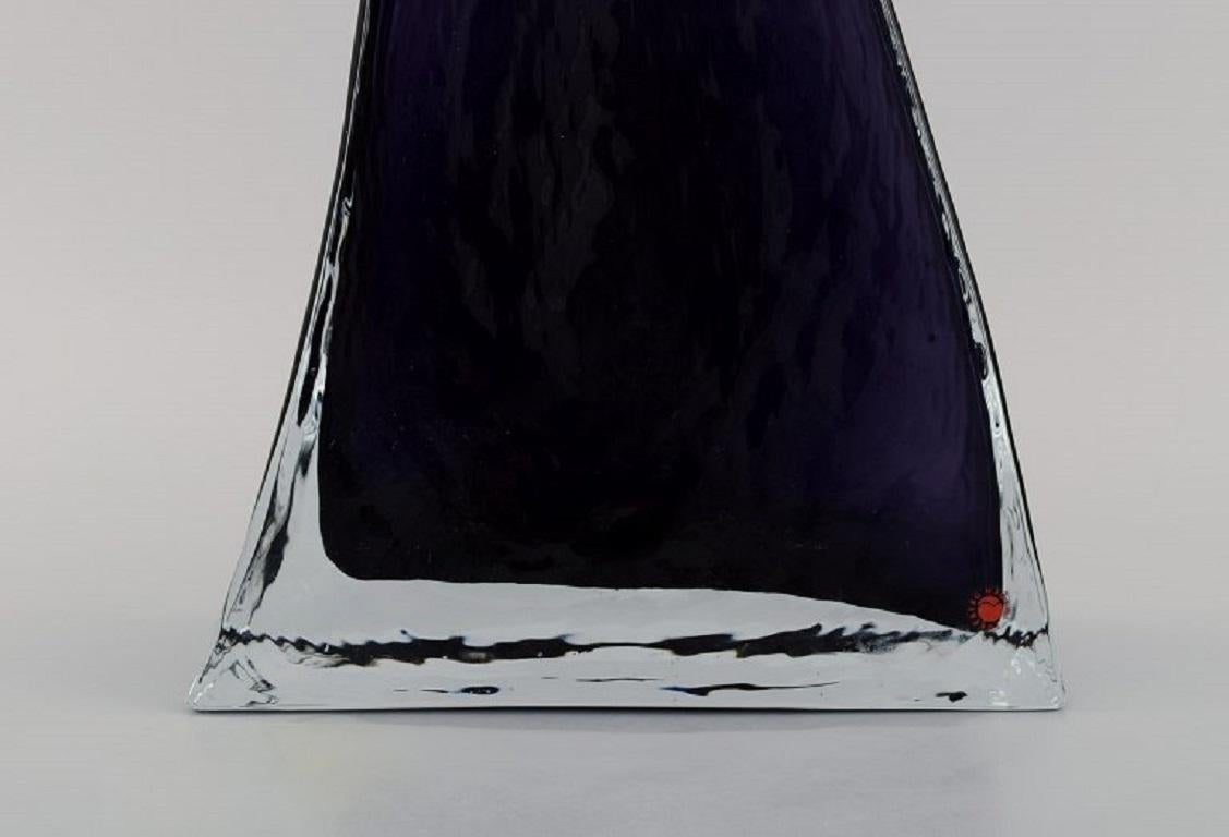 Large Modernist Pukeberg Vase in Mouth-Blown Art Glass, 1960s/70s 2