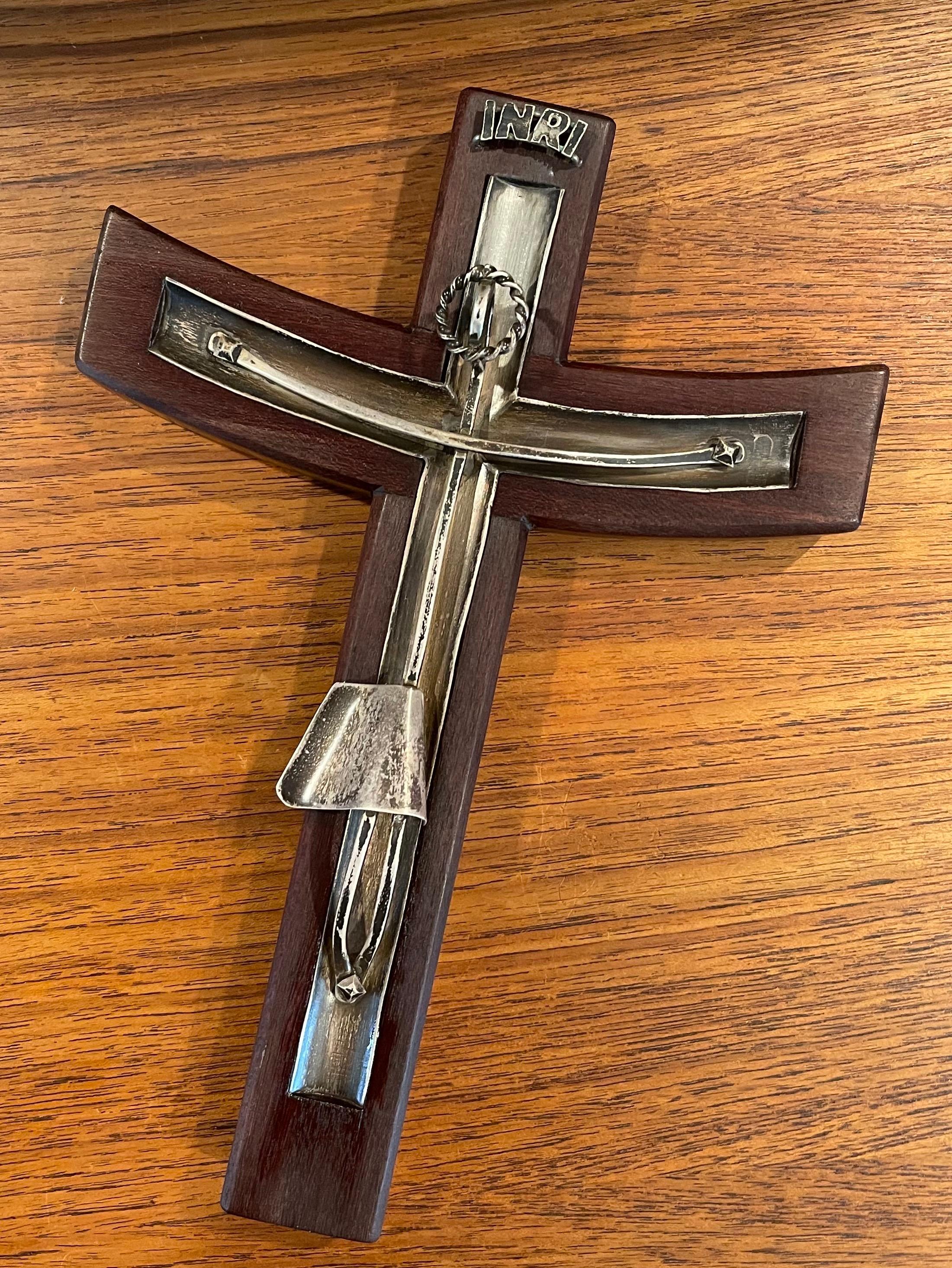 Large modernist rosewood and sterling silver crucifix / cross by Taxco of Mexico, circa 1970s. The piece measures 11.5