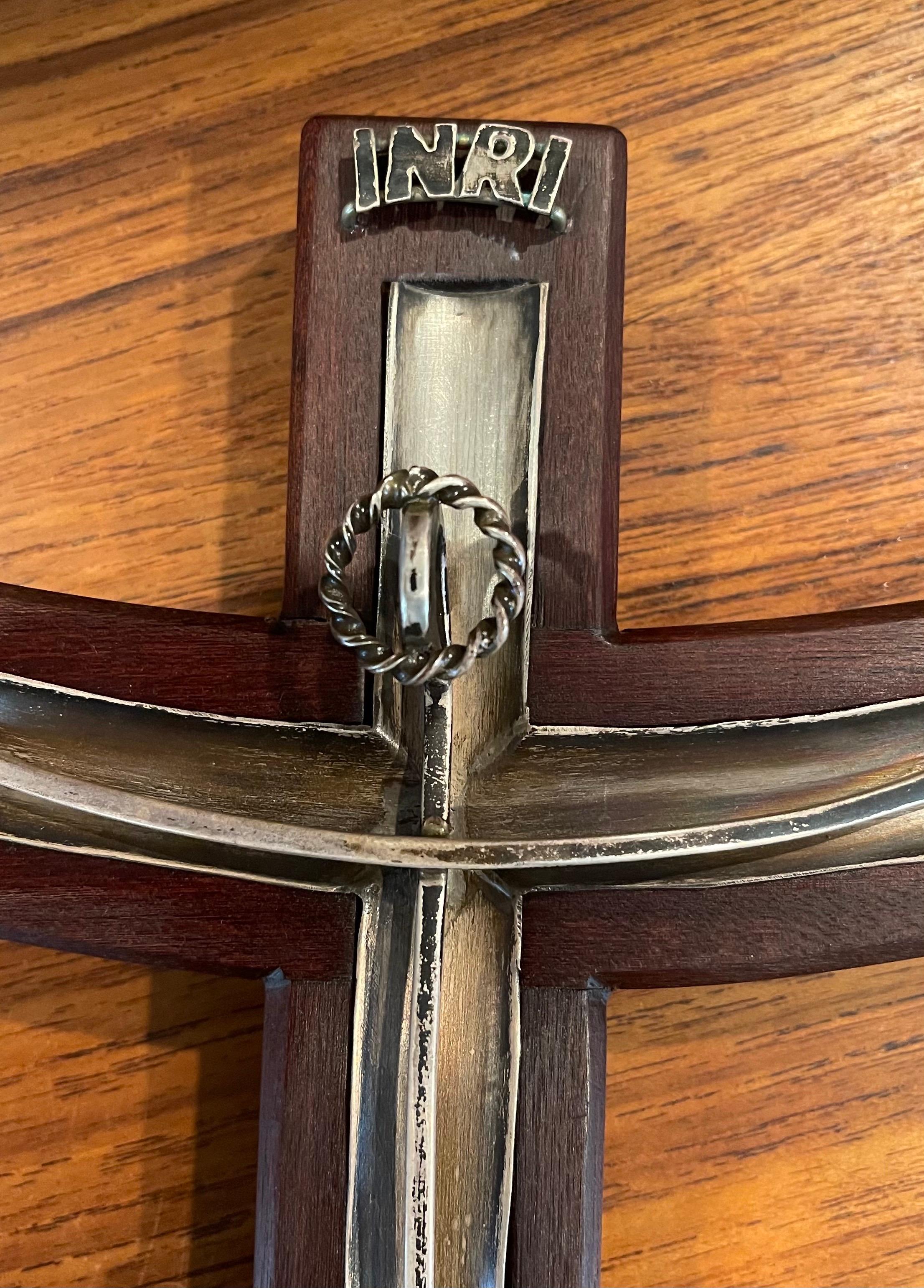 Large Modernist Rosewood & Sterling Silver Crucifix / Cross by Taxco In Good Condition In San Diego, CA