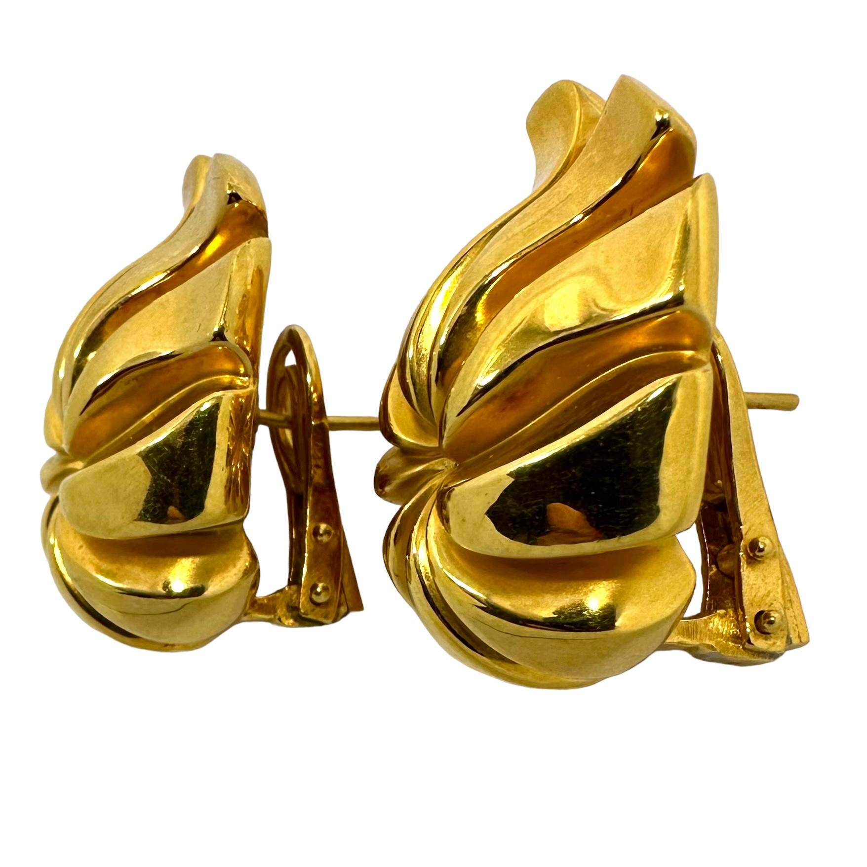 Tiffany & Co. Boucles d'oreilles en or jaune 18 carats de style moderniste, motif floral  Bon état - En vente à Palm Beach, FL