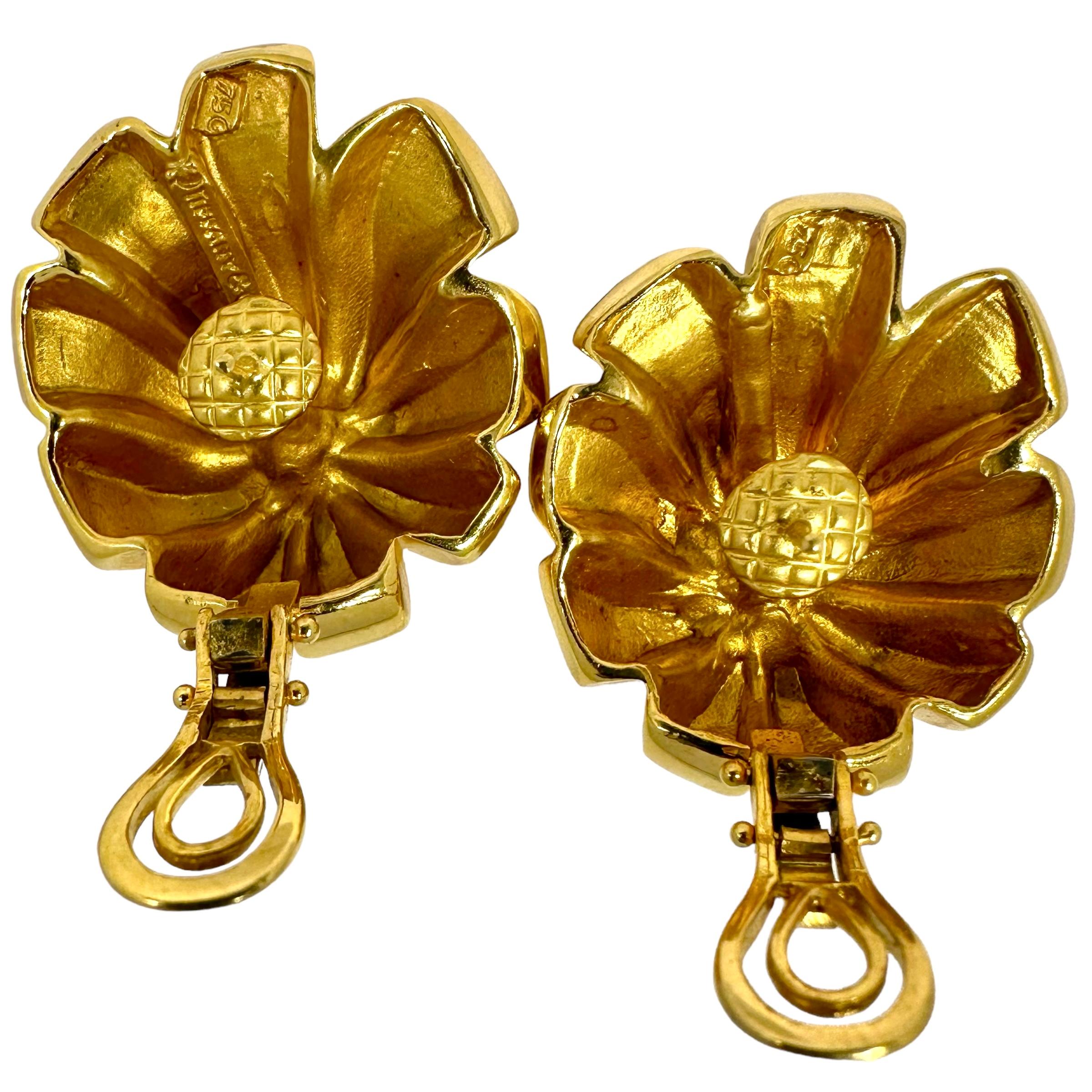 Large Modernist Style, Floral Motif, Tiffany & Co. 18k Yellow Gold Earrings  For Sale 1
