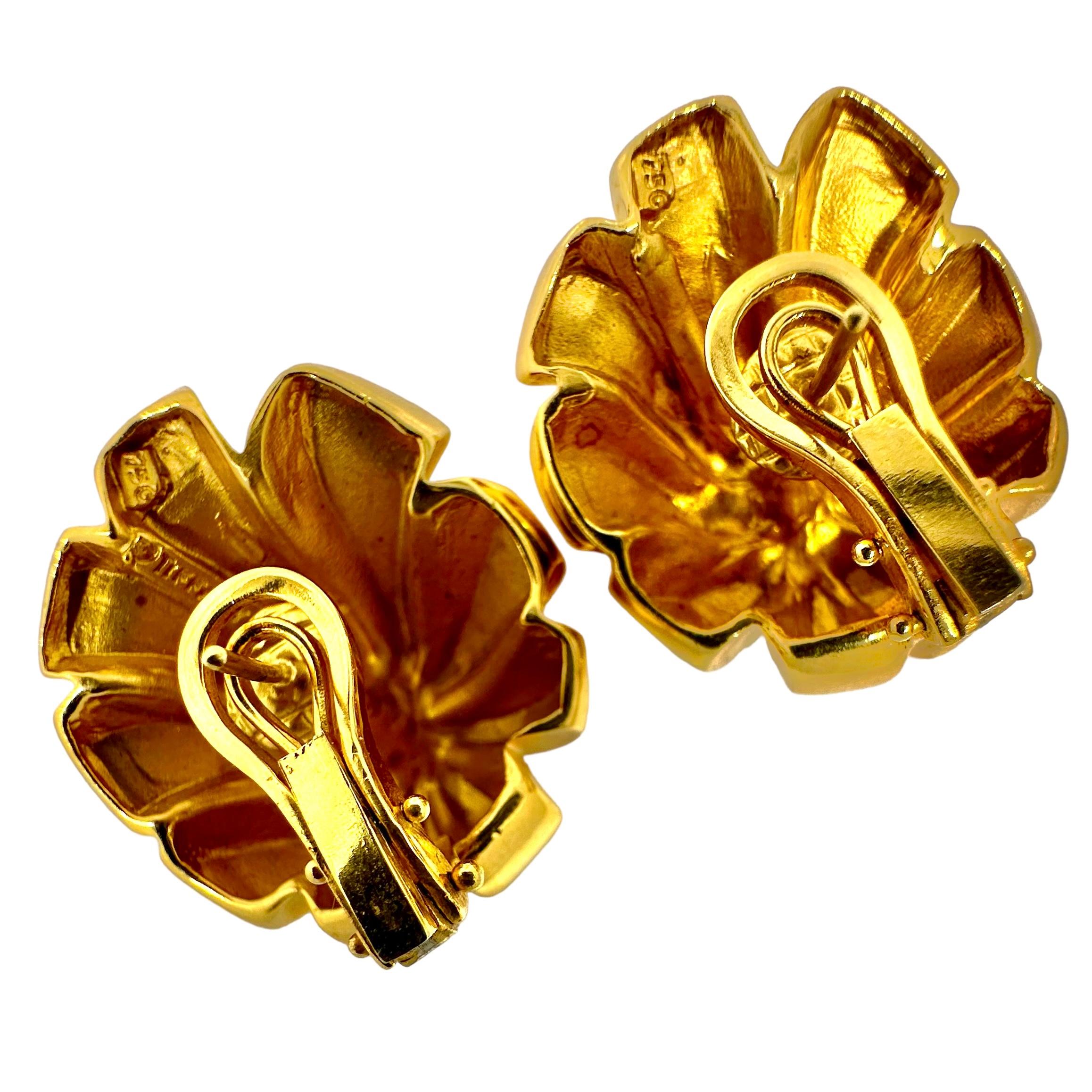 Large Modernist Style, Floral Motif, Tiffany & Co. 18k Yellow Gold Earrings  For Sale 2