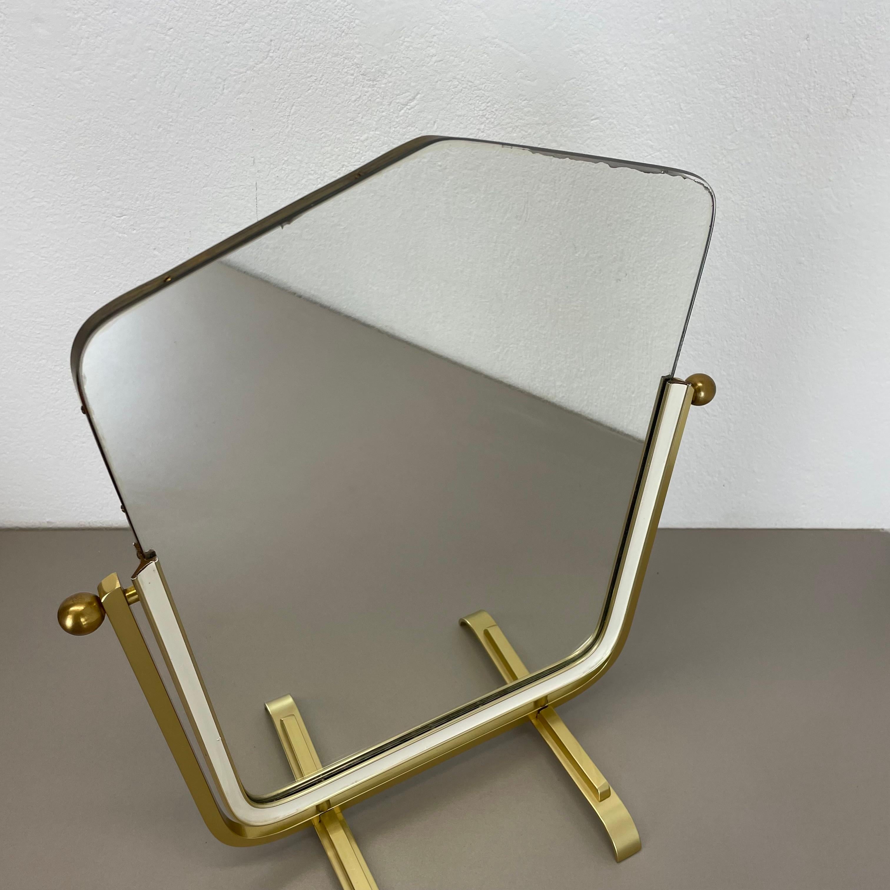 Large Modernist Table Mirror Vereinigte Werkstätten München attrib. Germany 1950 In Good Condition For Sale In Kirchlengern, DE