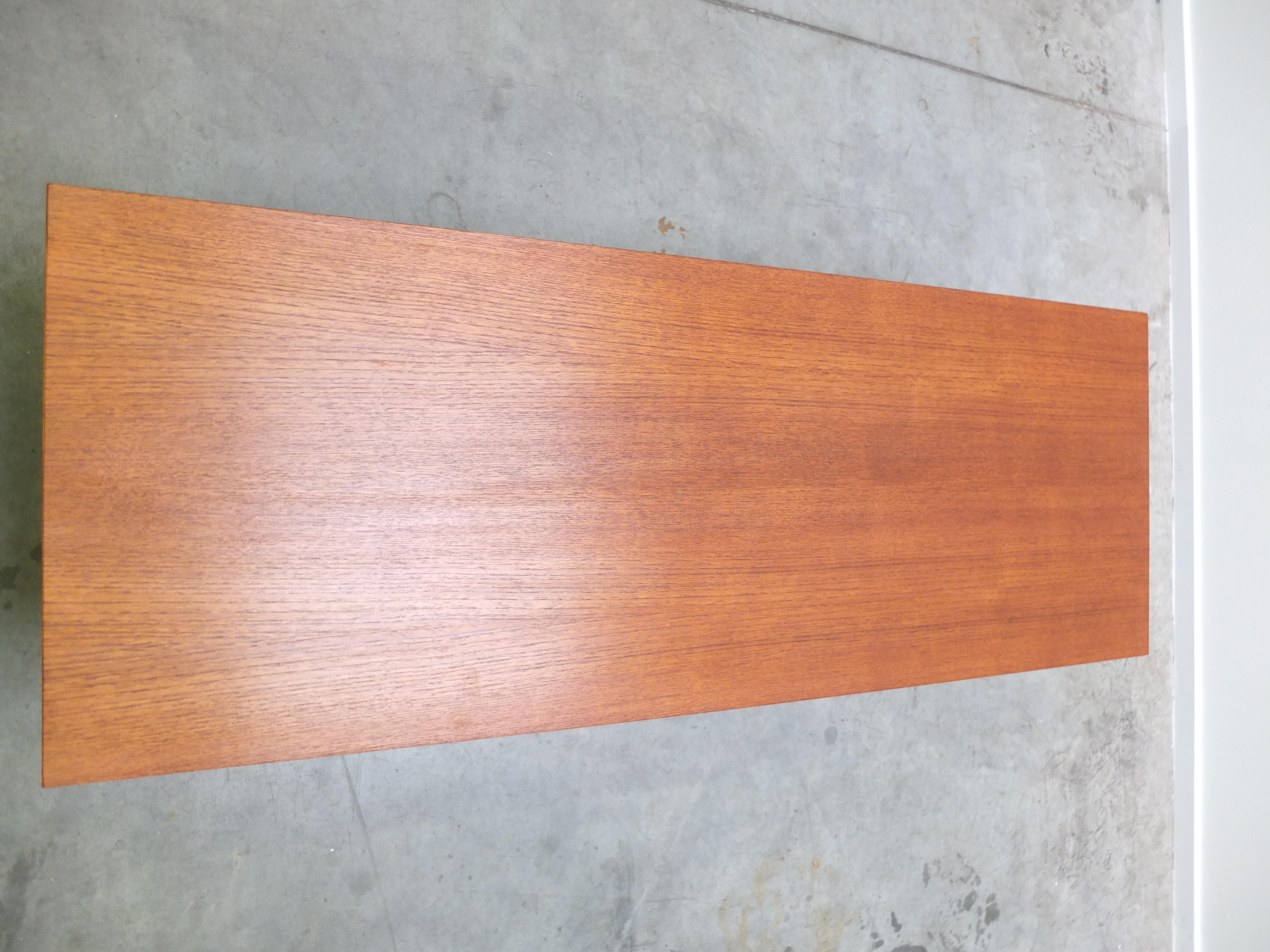 Large Modernist Teak Coffee Table in the Style of Arne Jacobsen, 1960s For Sale 7