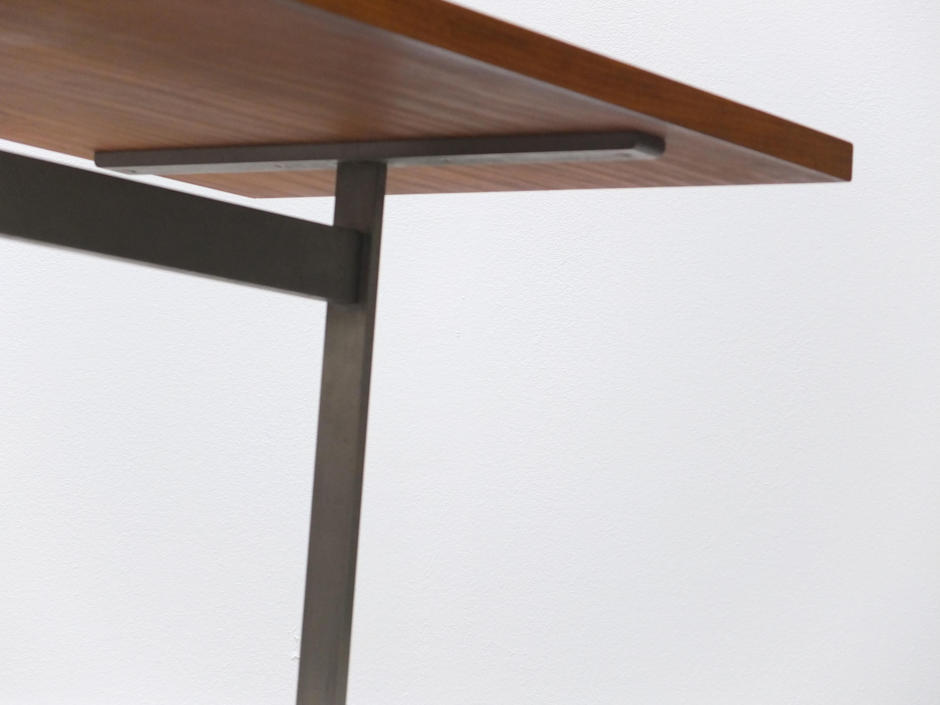 Grande table basse moderniste en teck dans le style d'Arne Jacobsen, années 1960 en vente 2