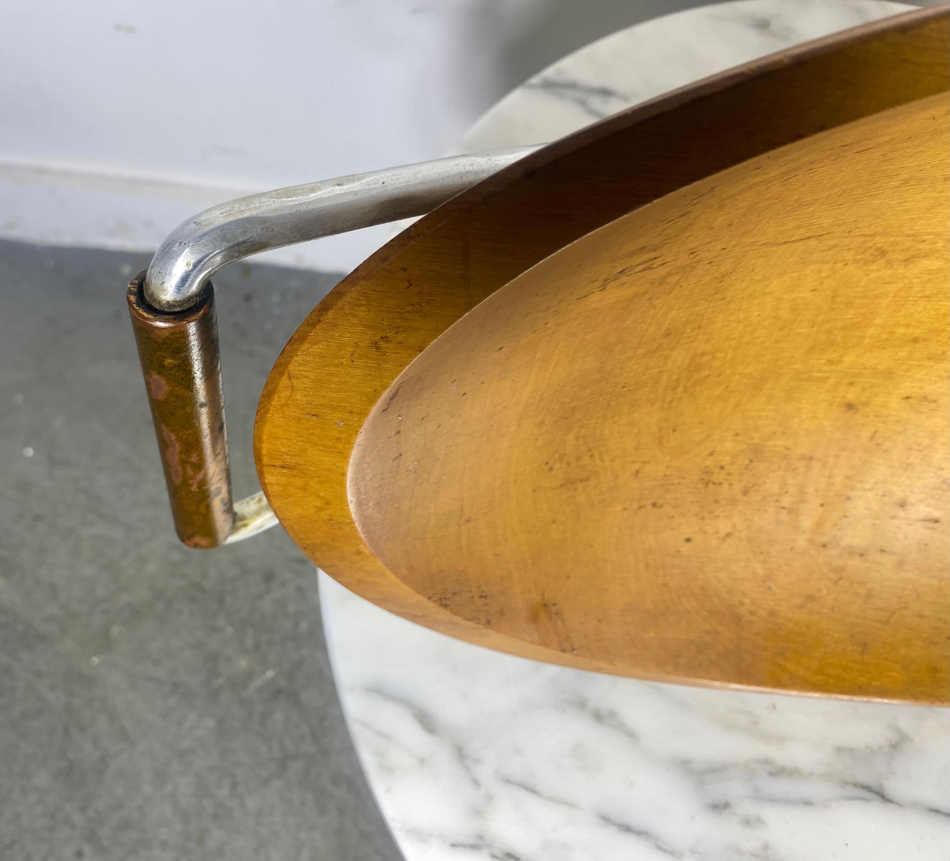 Milieu du XXe siècle Grand centre de table / bol moderniste en teck, aluminium martelé et cuivre en vente
