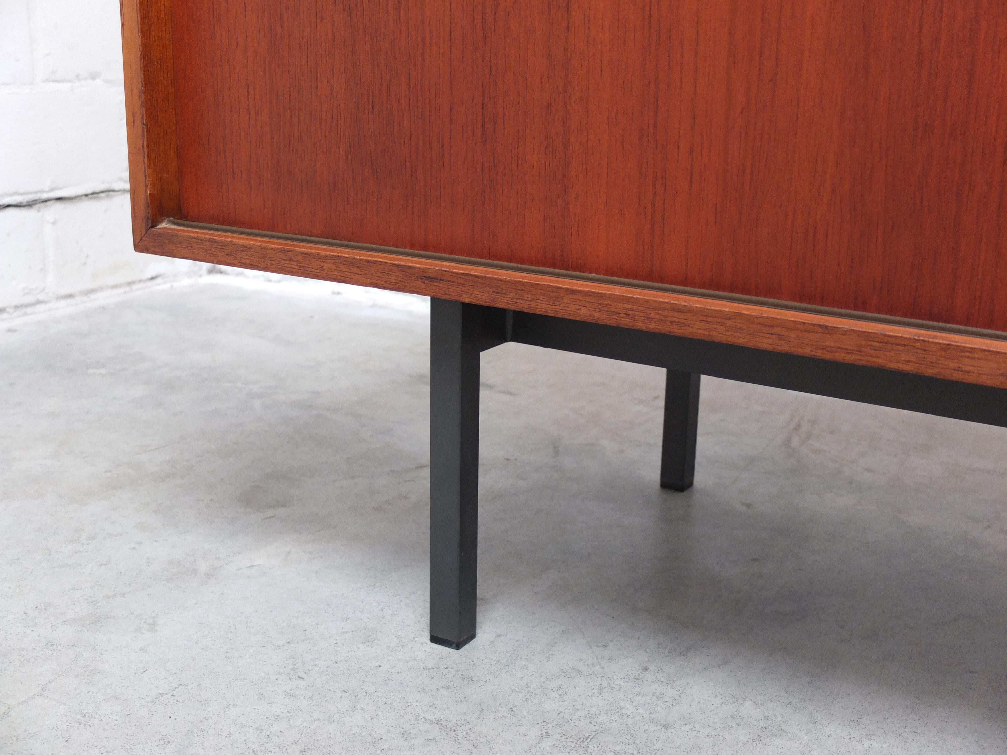 Großes modernistisches Teakholz-Sideboard von Walter Wirz für Wilhelm Renz, 1961 im Angebot 4