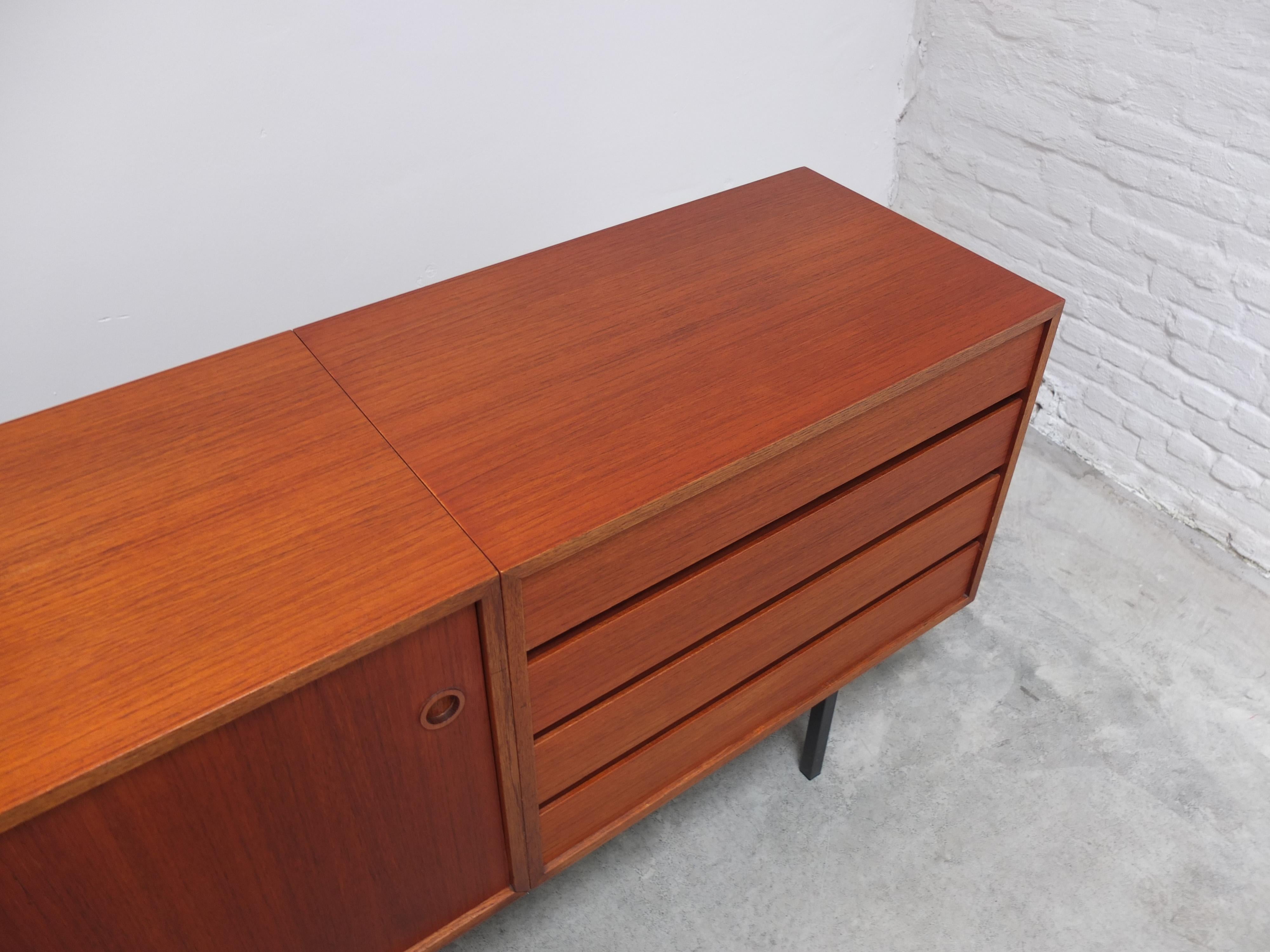 Großes modernistisches Teakholz-Sideboard von Walter Wirz für Wilhelm Renz, 1961 im Angebot 6